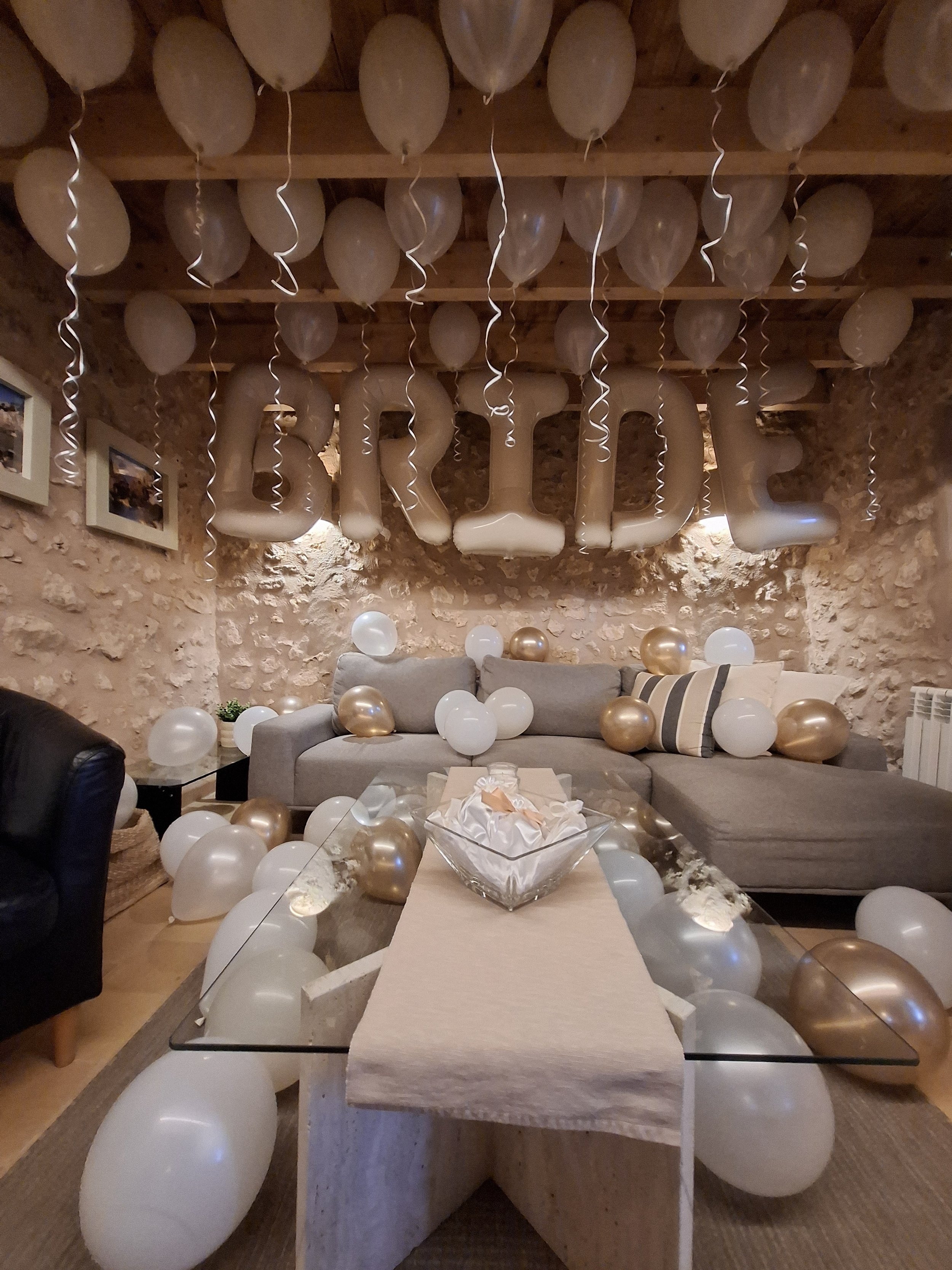 BRIDE TO BE mallorca, bridal shower mallorca,bachelorette party mallorca,  balloons decoration mallorca,  hen's do mallorca,  Picknick mallorca, party mallorca,  party alcudia, party palma