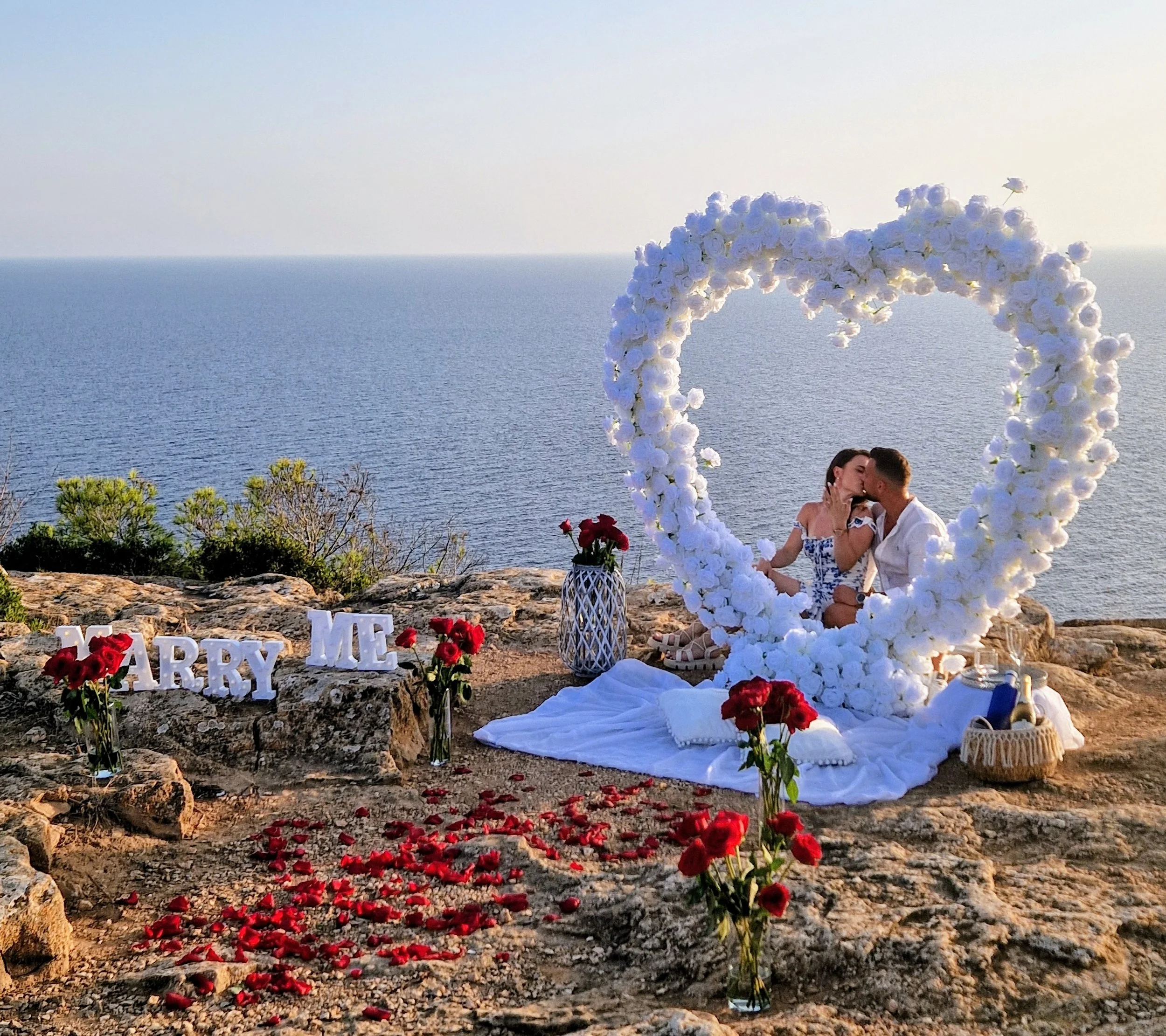 Giant floral heart Arch Mallorca, luxury floral heart Arch Mallorca, luxury wedding arch Mallorca, wedding arch rental Mallorca, marriage proposal mallorca, marriage proposal spain, proposal decoration mallorca, proposal decoration spain, luxury prop