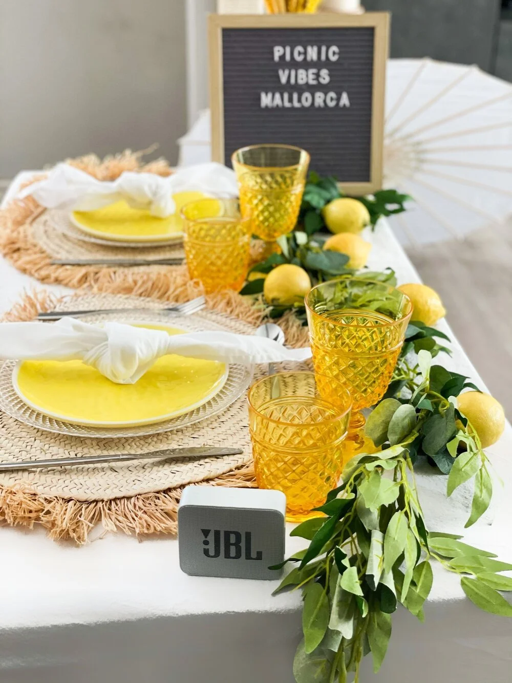 Tableware mallorca,  Tableware decoration,  picnic mallorca,  mallorca, annyversary mallorca,  Picknick mallorca,  luxury picnic,  home decoration,  mallorca Tableware,  Bachelorette Picnics mallorca, engagement decoration,