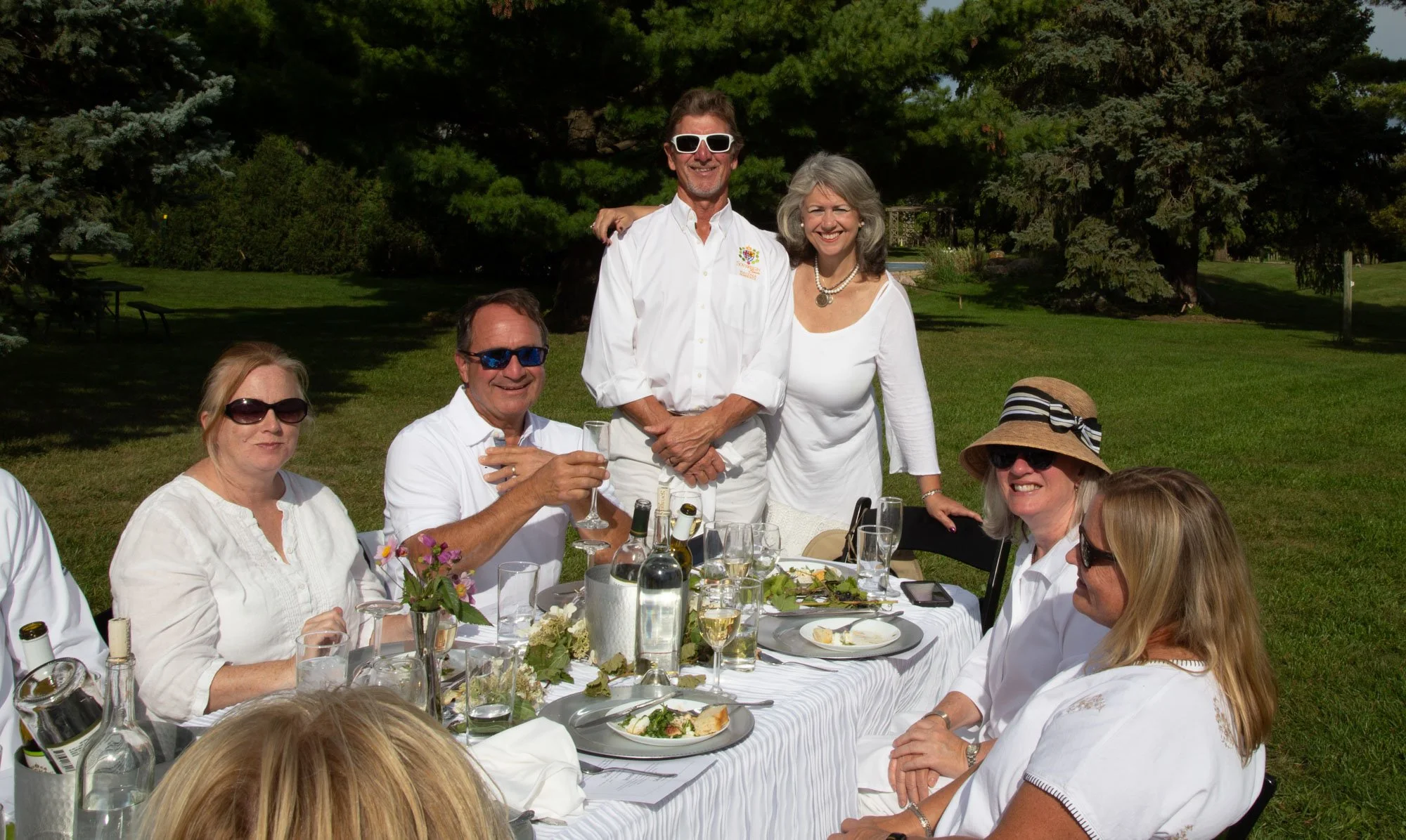 dinner-in-the-vines-terri-and-paula.jpg