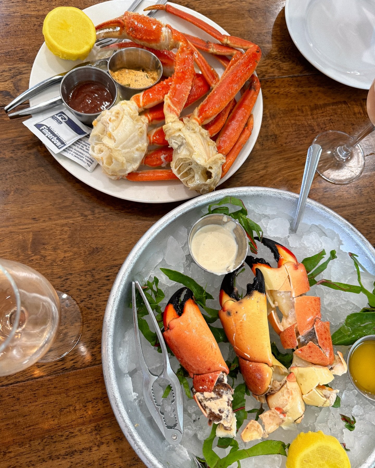 Florida Stone Crab Season is coming to an end. Come get 'em while you can! 🦀 

📸: @thisbabeeats 

#TheTidesMarket #StoneCrab #SafetyHarbor #TampaEats #LoveFL
