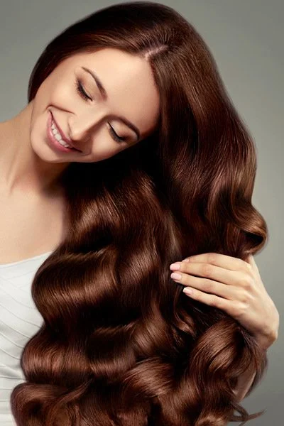 Glossing für die Haare: Was es kann – und wann Glanzpflege reicht
