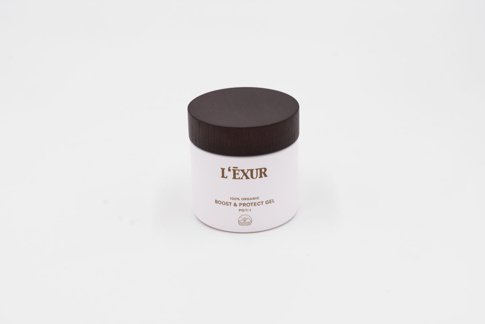Das Lexur Boost & Protect Gel: ein 100ml Döschen mit edlem Holzdeckel auf hellem Hintergrund