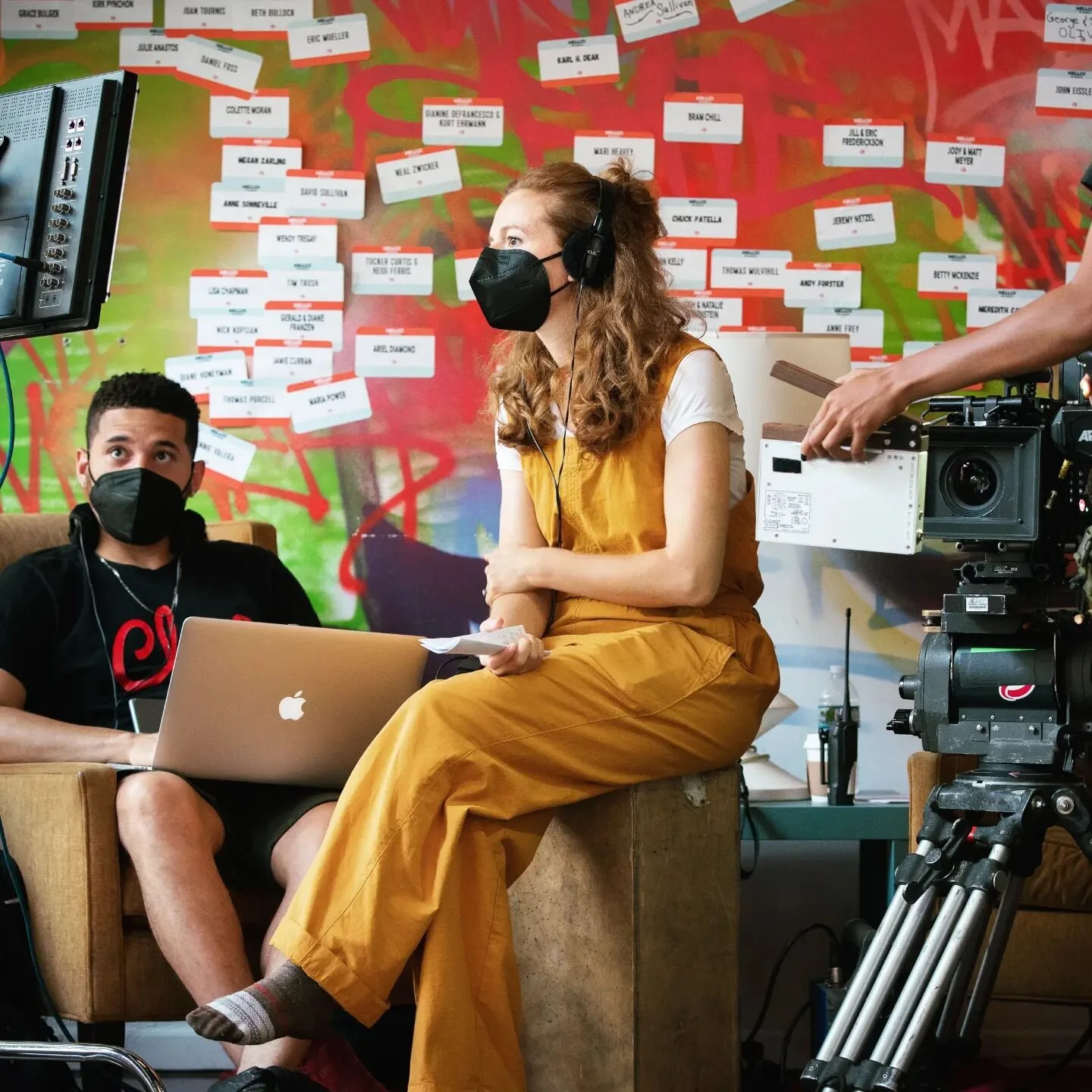 Barefoot Directing @norafiffer 
Scripty @chifilmmaker
Arri Alexa Mini from @prg.north.america 
📷 @zac_osgood 
#indiefilm #independentfilm #femalefilmmaker #femaledirector #chicagofilm #comedyfilm #postpartum #postpartumdepression #womenmakemovies #