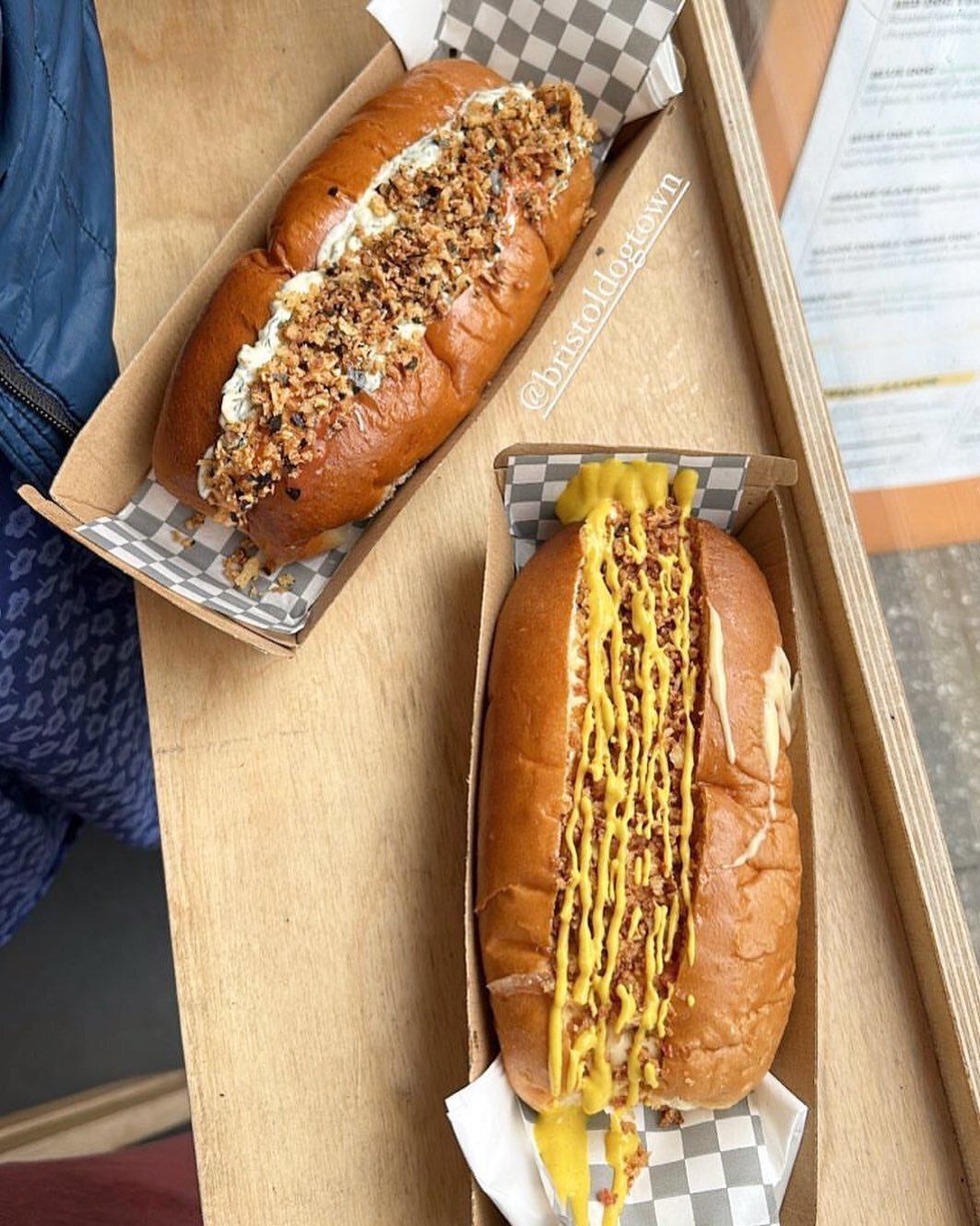 A great snap of the Blue dog &amp; Bacon double cheese dog from @lharrison95 a couple weeks ago @wappingwharf 

#hotdog #wappingwharf #bristolfoodie #bristolfood #bristolfoodanddrink #ukfastfood #dogsofinstagram