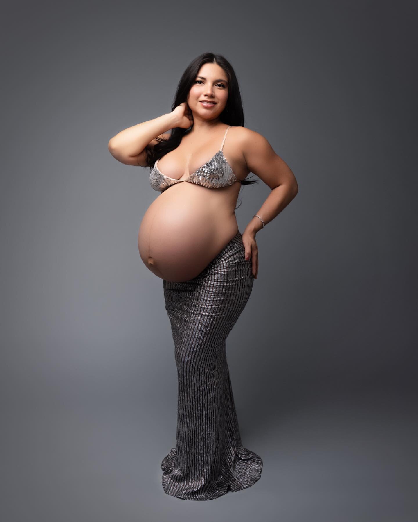 Mom brought this outfit in &amp; slayed 🖤 

#bellalynnphotography #maternity #maternitysessions #maternitystyle #maternityshootideas #maternityphotographer #findaliphotog #shootwithsavage #longislandphotographer #longislandbusiness #longislandny