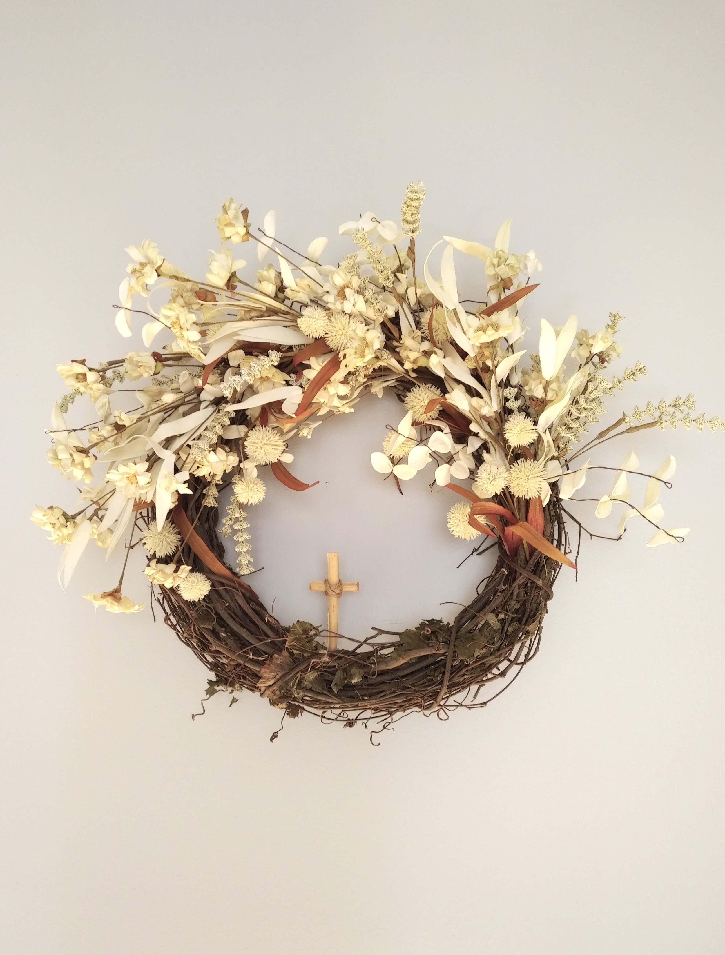 Christ Wreath Ivory