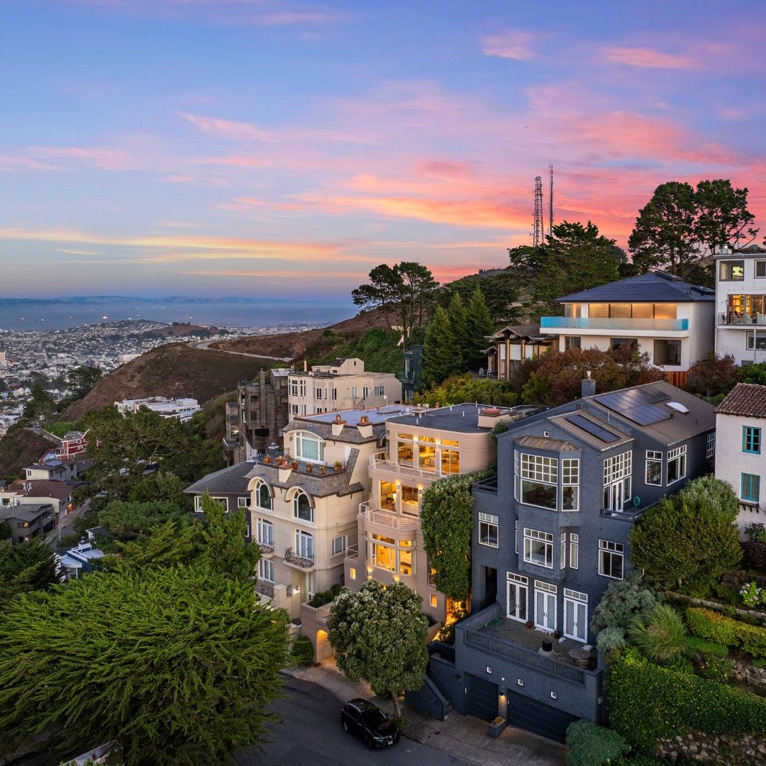 California Dreaming! Gorgeous top of the world WOW home on a fabulous lot with beautiful bay, bridge, city, and canyon views, this 5BD/4.5BA property checks all your boxes.

ClientSpotlight: Gregg Lynn

53 Saint Germain
3 Bedrooms 5 Baths 5,248 Sqft
