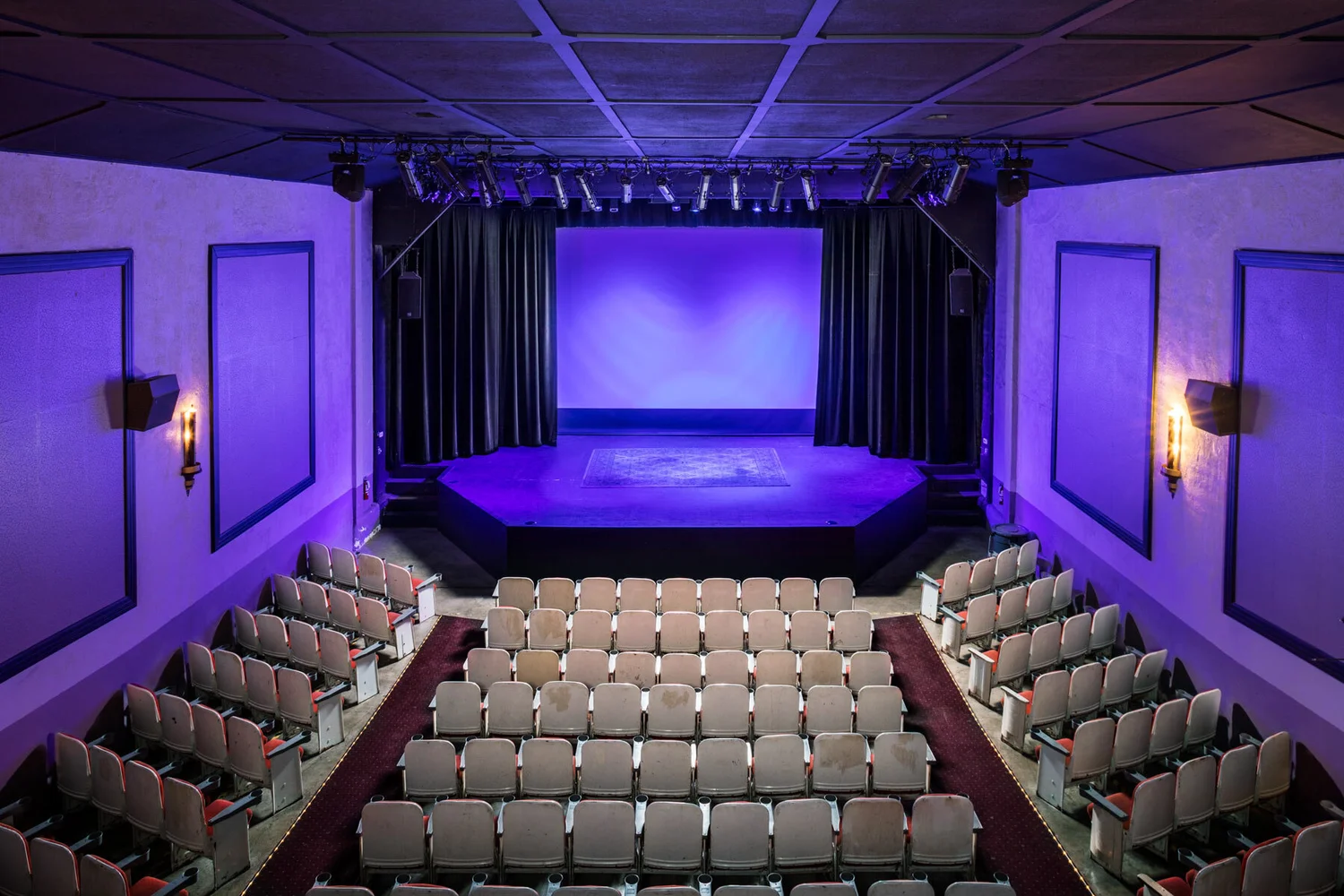 Dates — Texas Comedies