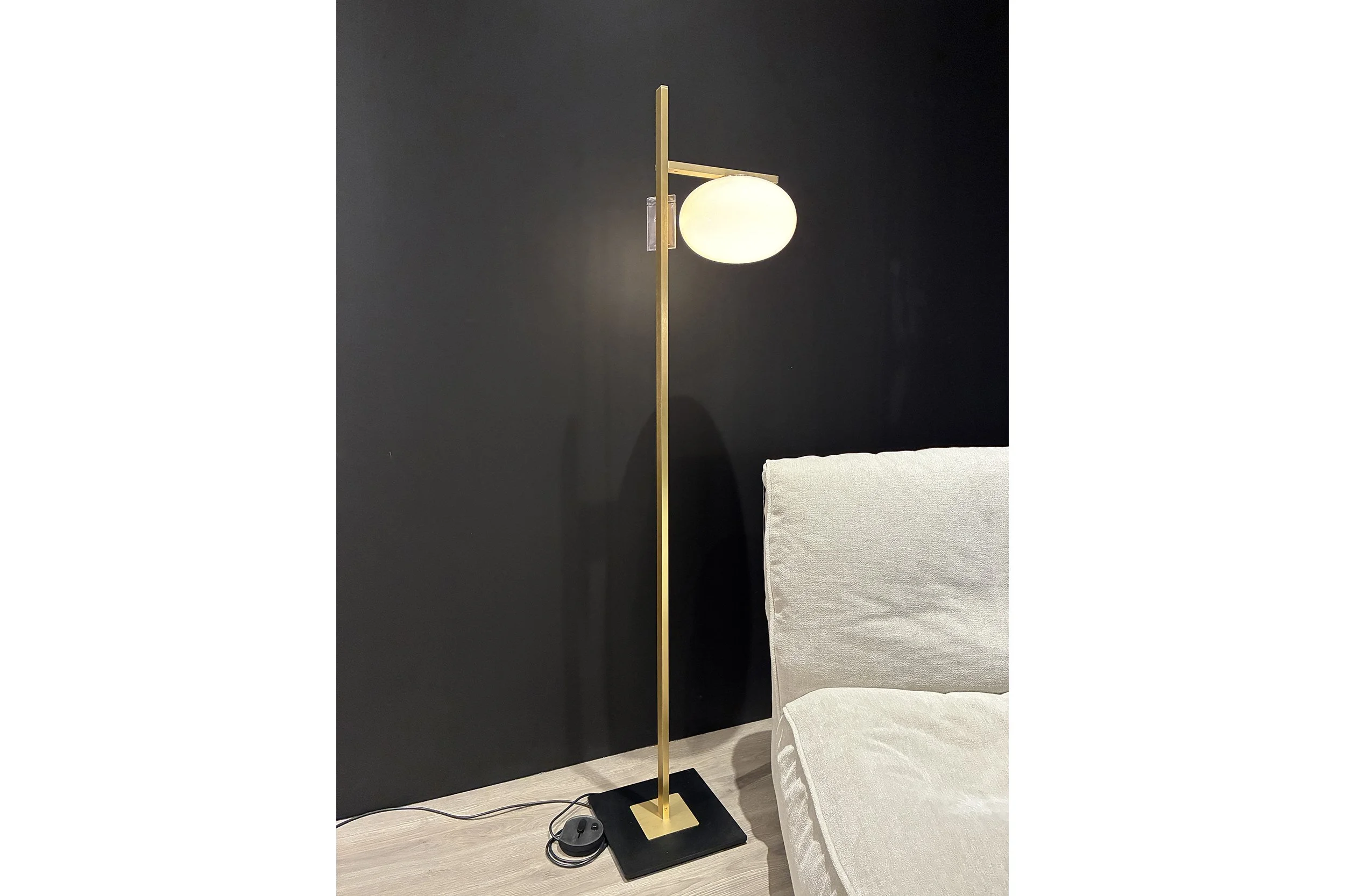 Oluce Alba Floor lamp - Satin brass