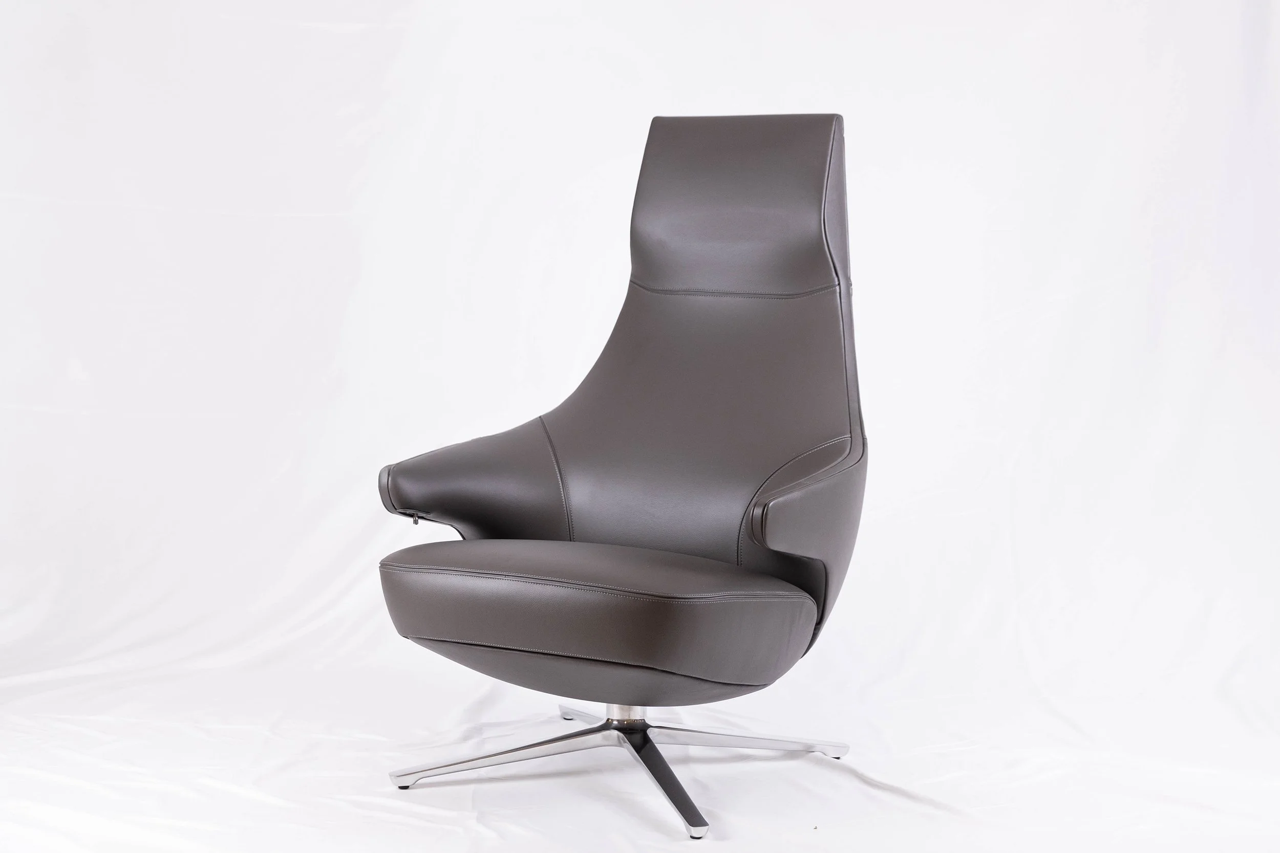 JAY RECLINING ARMCHAIR BY POLTRONA FRAU