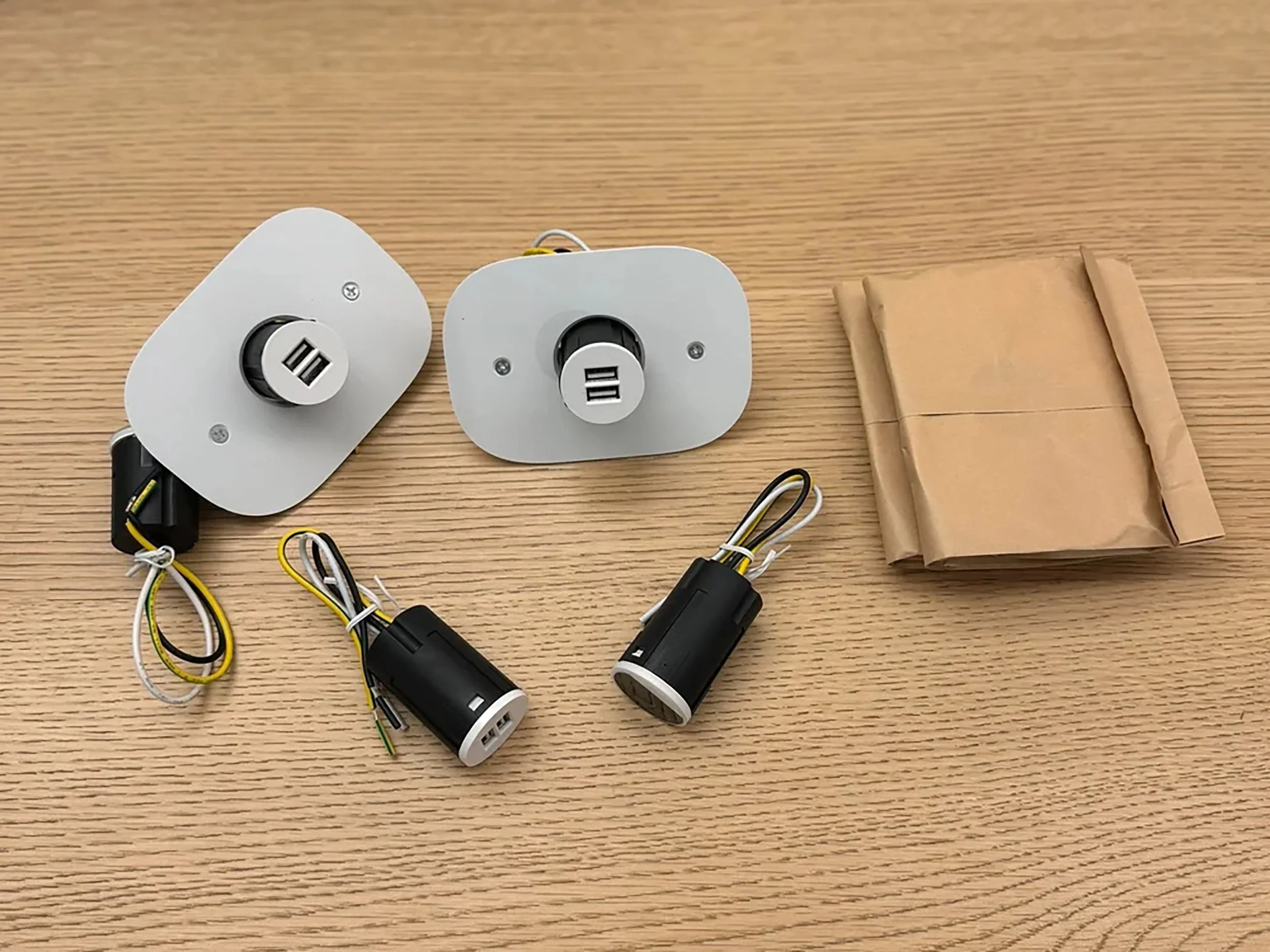 22.3.10L USB A SINGLE OUTLET KIT BY BOCCI