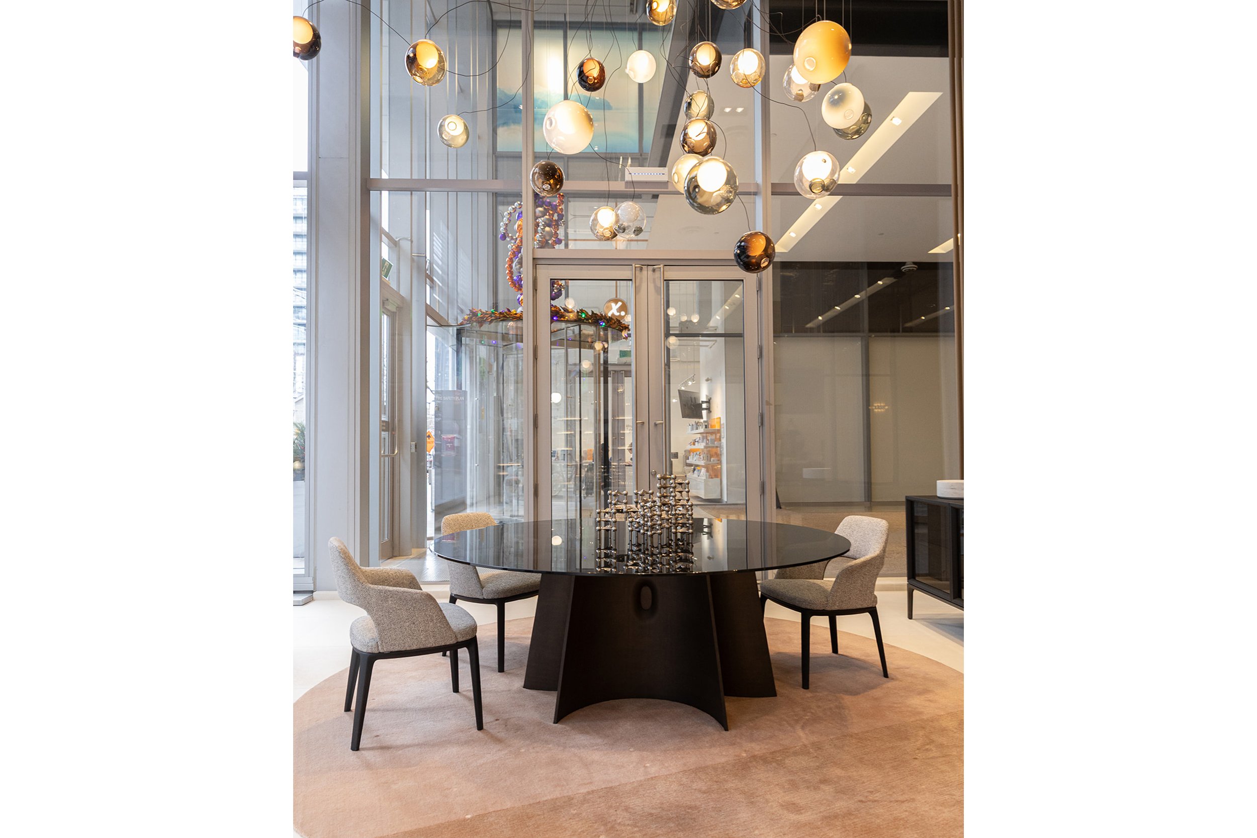 KENSINGTON DINING TABLE BY POLIFORM