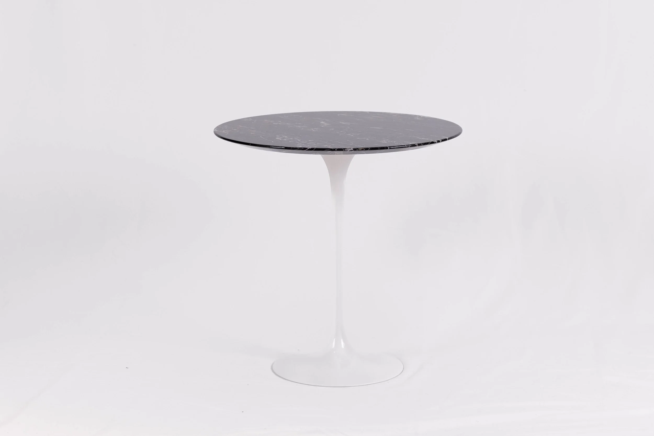 SAARINEN SIDE TABLE BY KNOLL