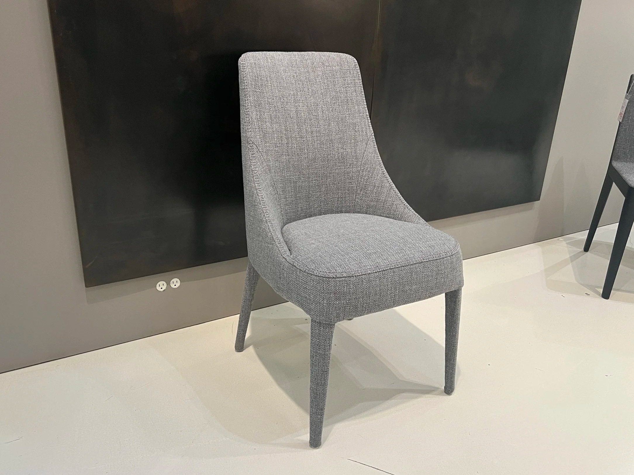 Poltrona Frau, Tacchini, B&B Italia , Toronto, Luxury design, Modern design toronto, Magis, cassina, Knoll, DWR, Flexform, Minotti, Poliform, Roche Bobois