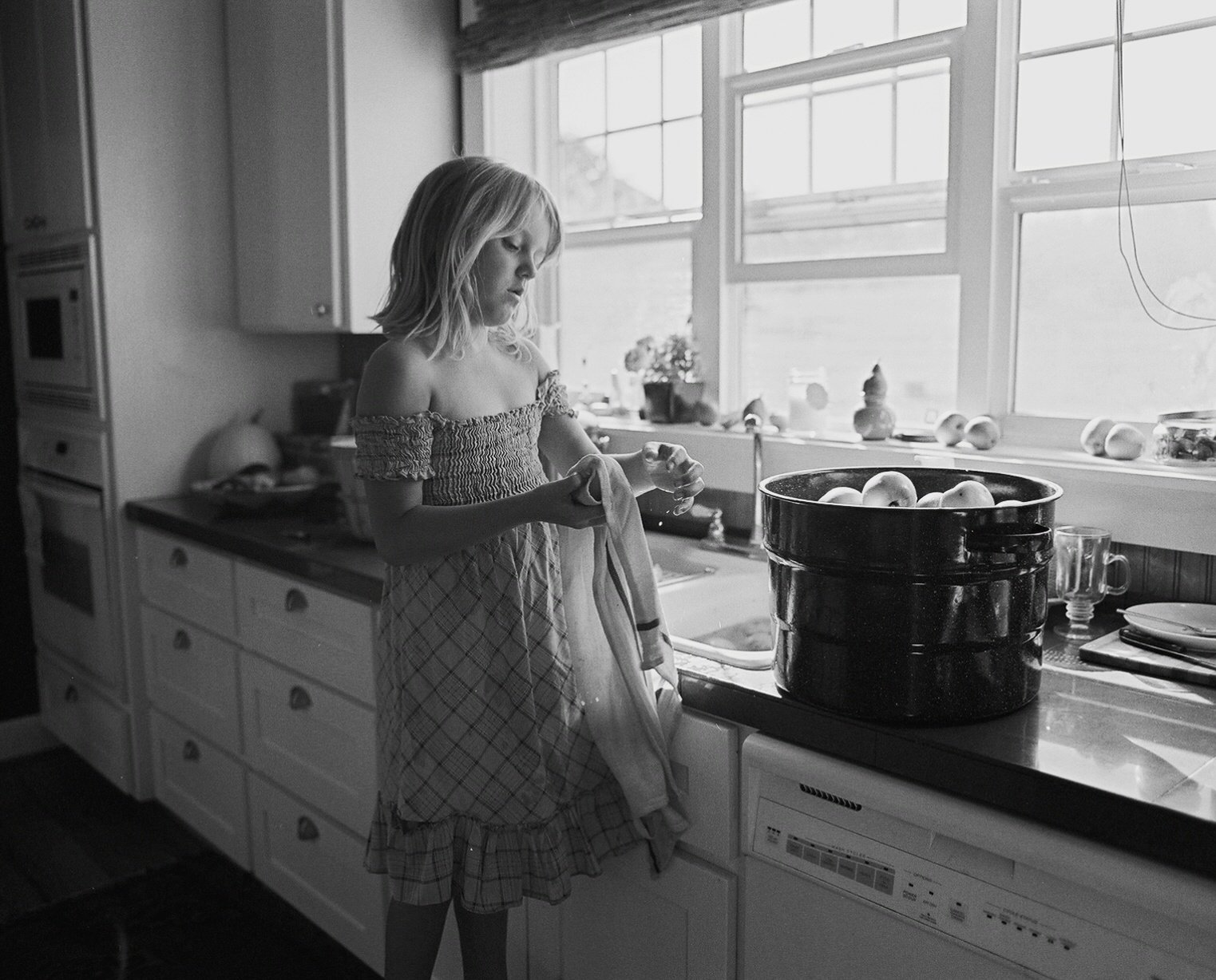 0BlkWht_0BlkWht-R1-E010 - Version 2.jpeg