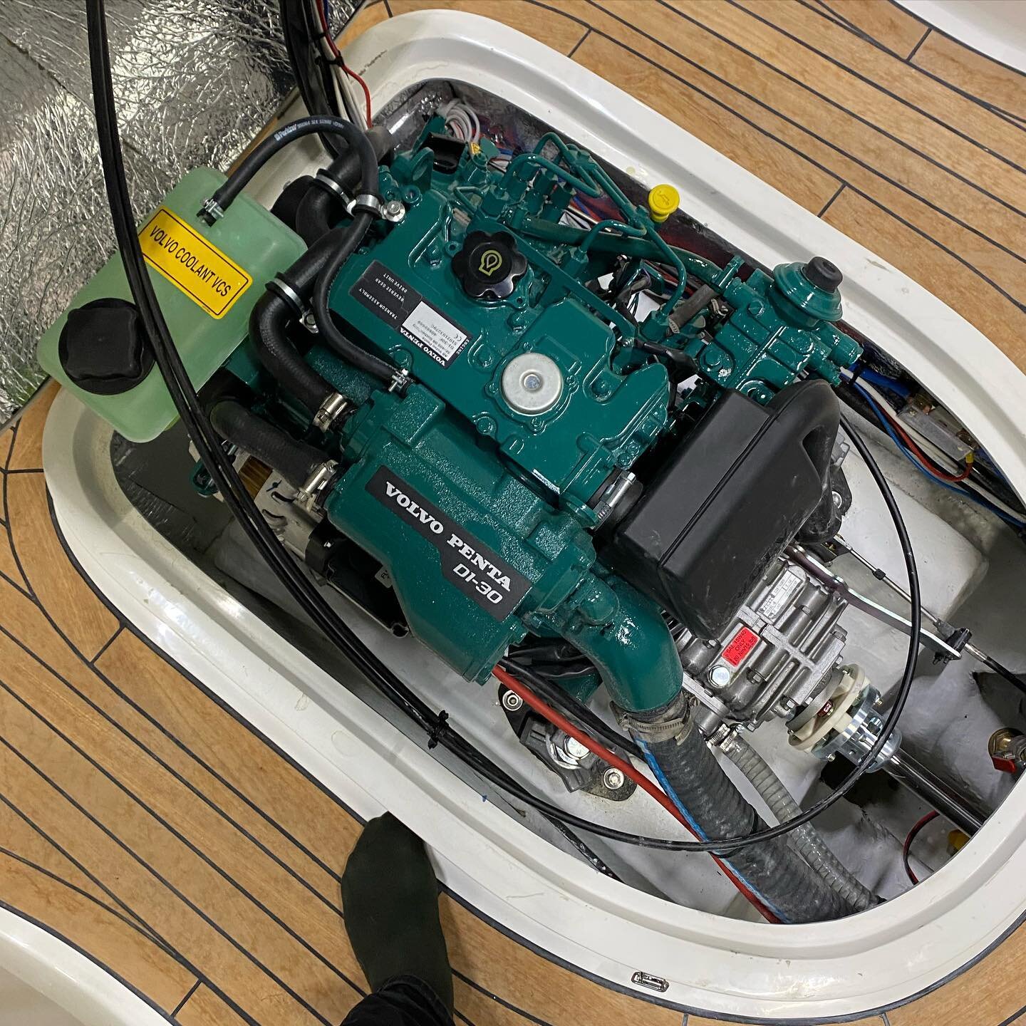 Volvo Penta D1-30 nyinstallerat!
Ni vet v&auml;ll att vi hj&auml;lper er Hela v&auml;gen n&auml;r det r&ouml;r era B&aring;tar!
#forbina #b&aring;tservice