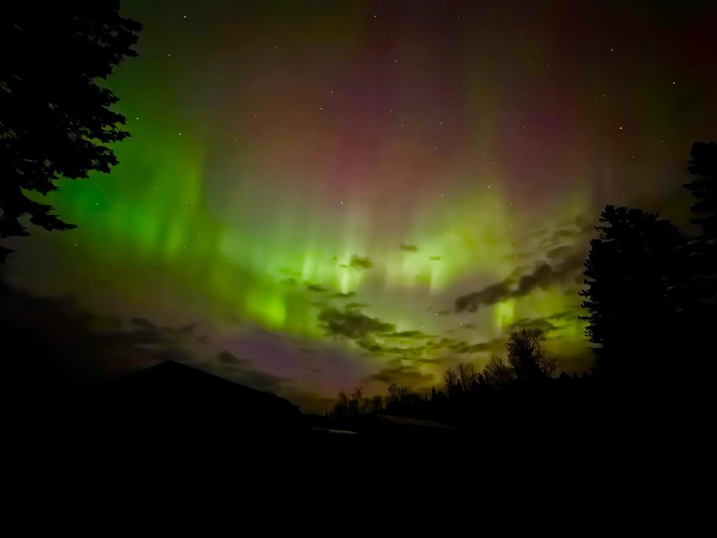 I keep saying, ah, that&rsquo;s it. Now I can go to sleep. But then I go out and it&rsquo;s even better than last time. 

#aurora
#auroraborealis 
#northernlights 
#vermontskies
#nightsky
#northernsky
#broadforkvt