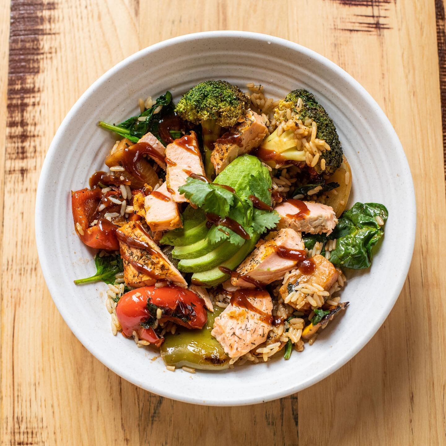 Fuel up with a nutrient-dense Sweet &amp; Spicy Salmon Rice Bowl 💪🔥

#pressedcafe #pressed #fresherthanfresh #alwaysfresh #freshingredients #nutrientdense #veganmenu #salmonbowl #veganoptions #bostonvegans #glutenfreeoptions #glutenfree #glutenfree