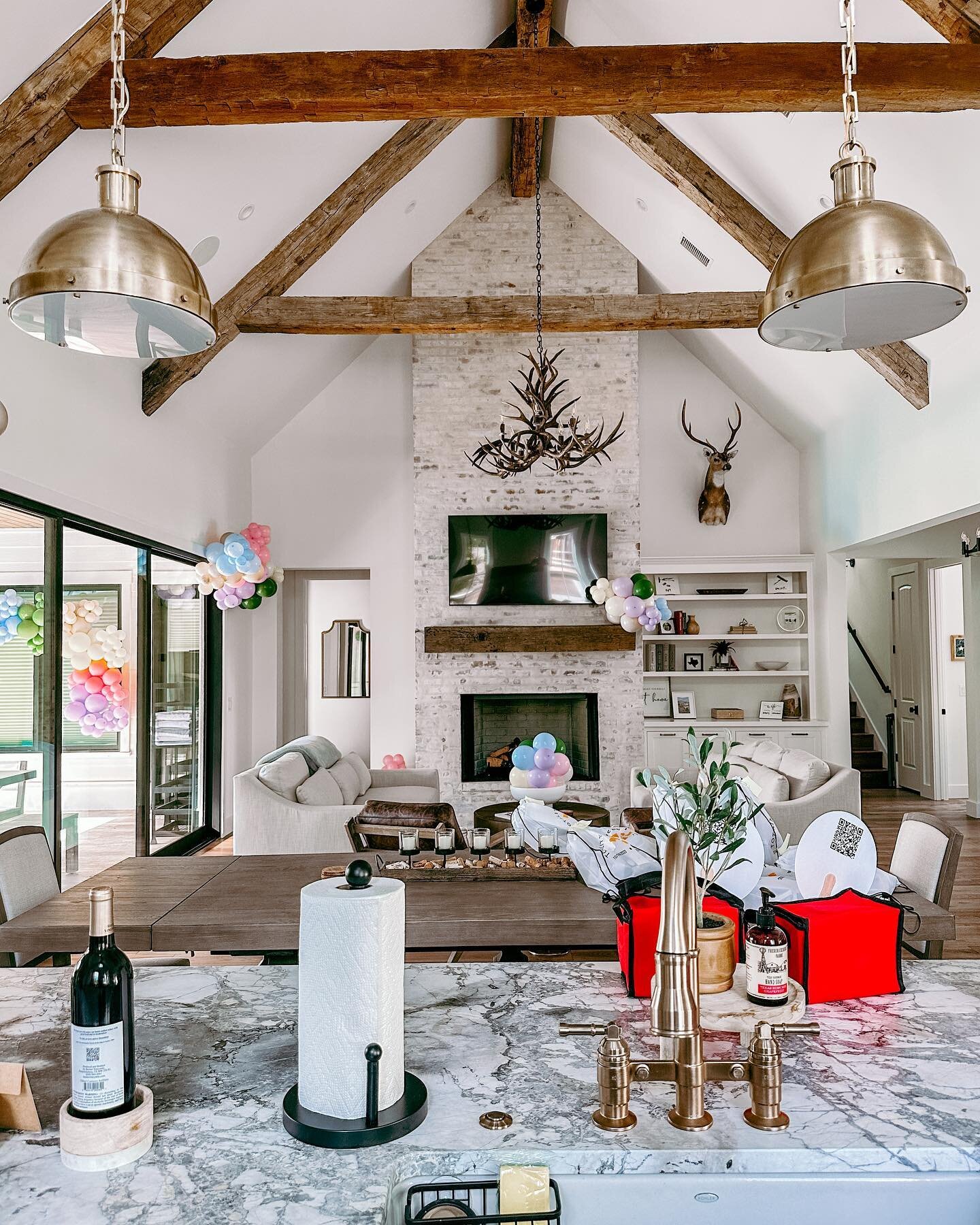 OMG!  This house!  Today kicks off the third @thevindtravel influencer retreat, and while we usually hold it at the￼ Stonewall Motor Lodge, this time we moved them to this newer Airbnb in Fredericksburg. I am flabbergasted how gorgeous this house is 