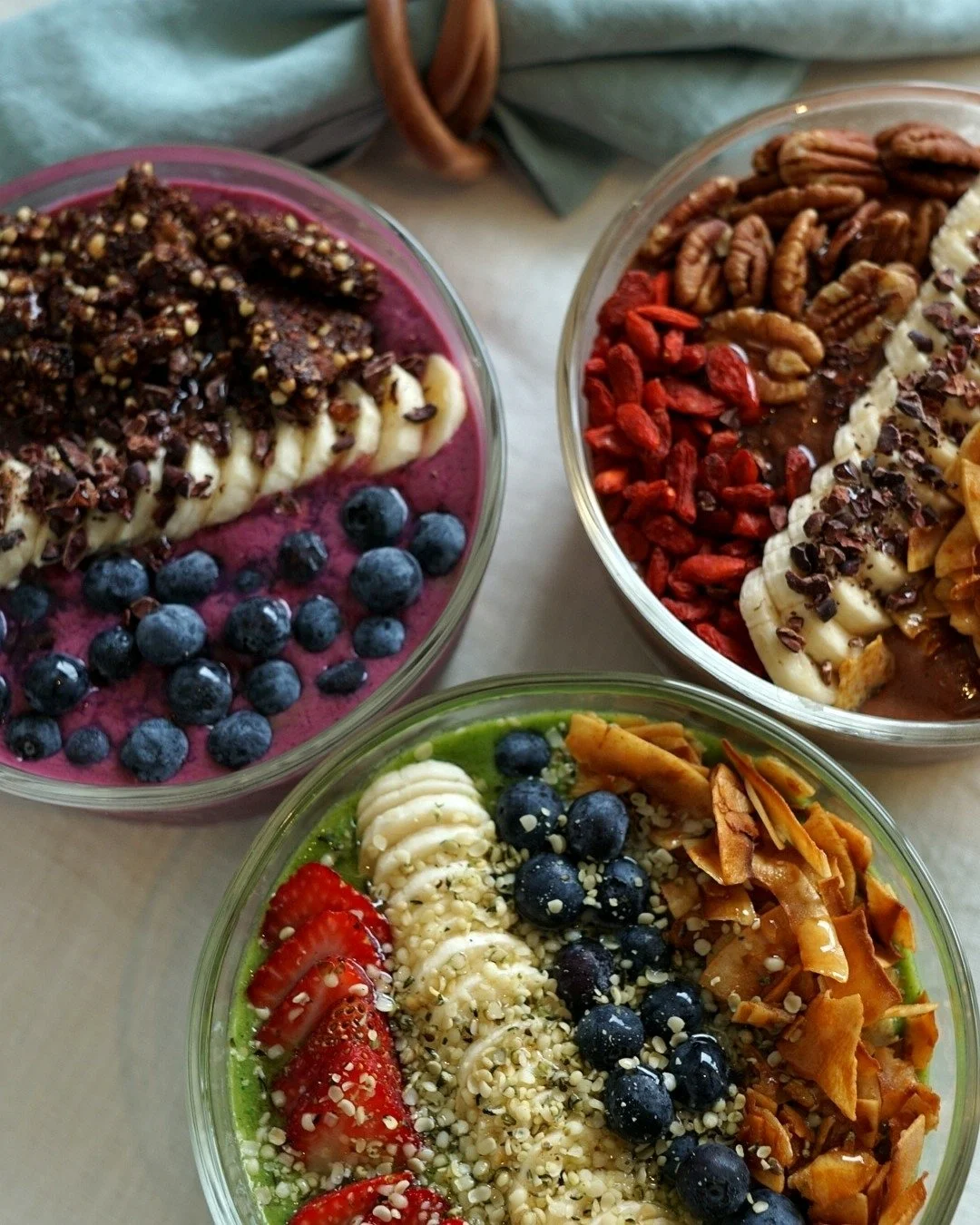 Cold outside, smoothie bowl season inside ❄️🥣

Stay refreshed all season long and take your pick from our lineup of superfood smoothie bowls:

💜 A&ccedil;a&iacute;
💙 Blue Oasis
💛 Lemony Peach
💗 Pitaya Bowl
💚 Green Energy
🤎 Chocolate Protein

B