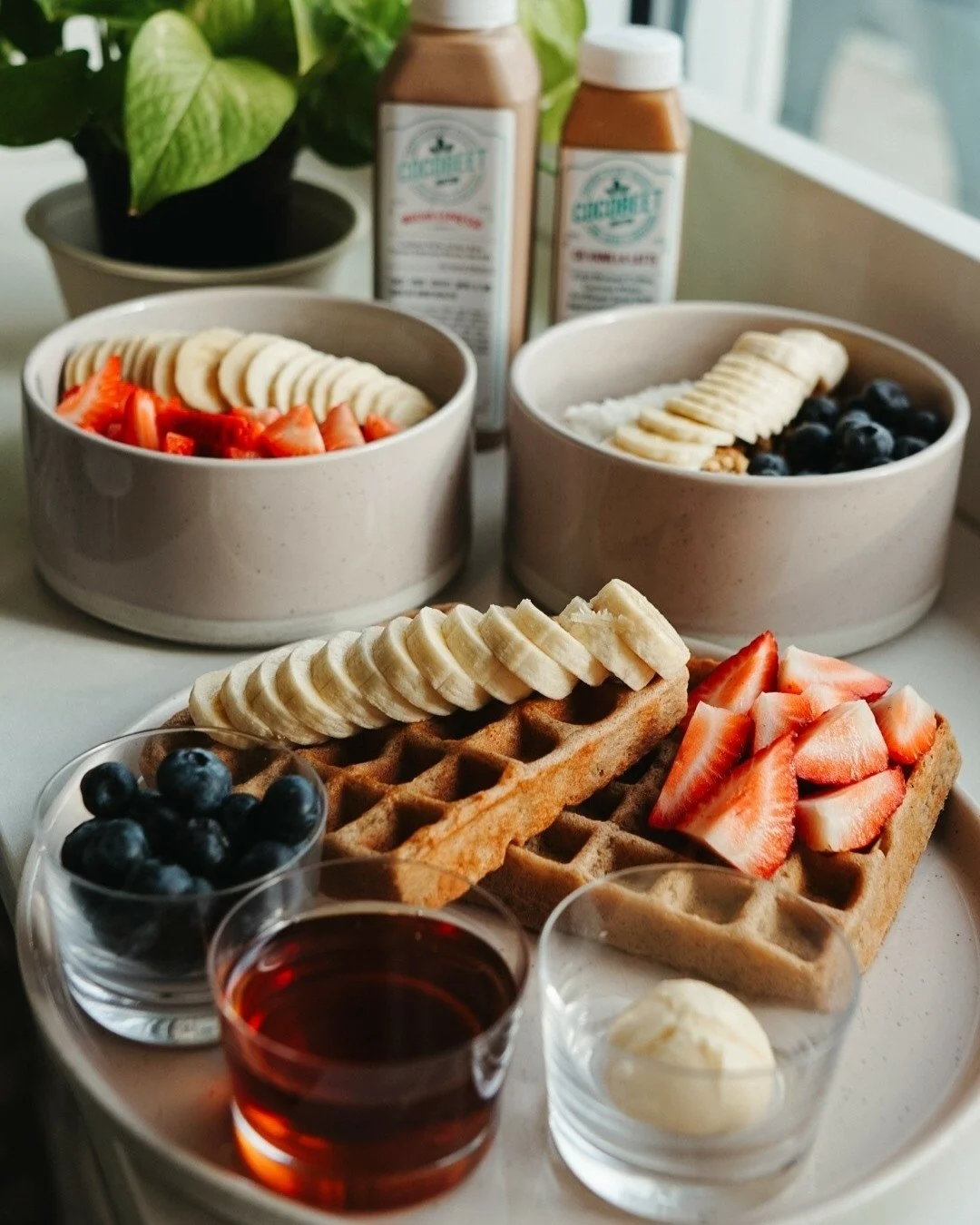 The perfect snowday breakfast 🧇

Vanilla, cinnamon, sunflower mylk and fresh berries with creamy vegan butter + maple syrup to drizzle. Crispy, fluffy and antioxidant-rich.

Kids love them, adults do too. 😉🍓❄️
 
 

#cocobeet #downtownboston #vegan