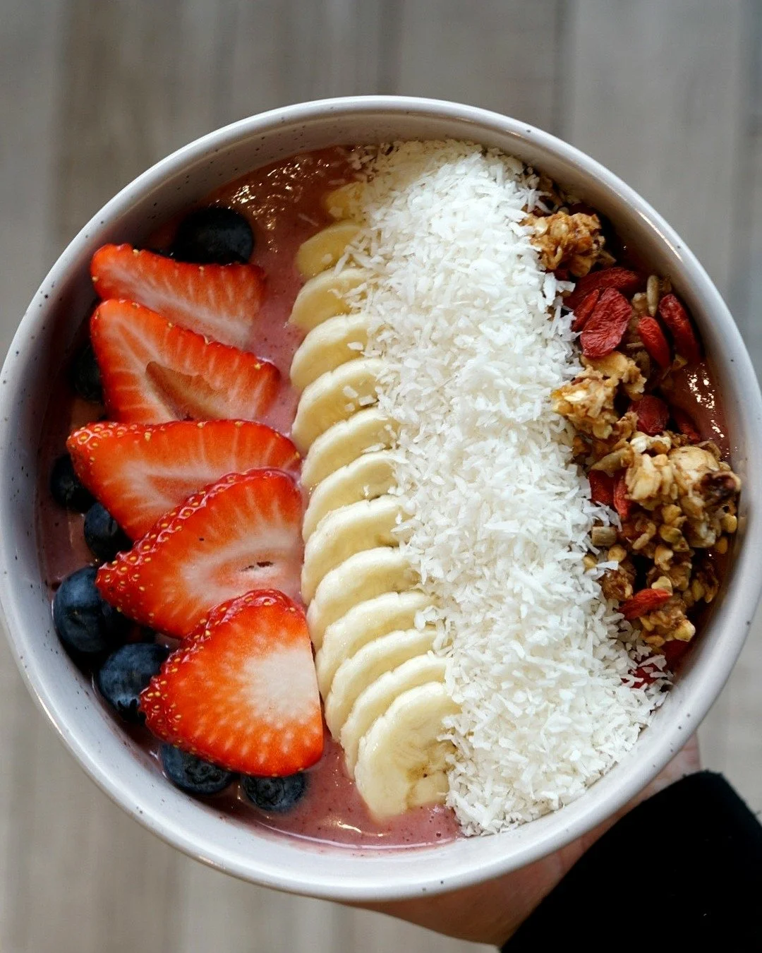 No such thing as a mid-day slump when a&ccedil;a&iacute; bowls are involved 🍓

This guest-favorite superfood smoothie bowl blends ripe bananas, blueberries, strawberries, sunflower seed butter + sunflower seed mylk, topped with house-made vanilla ma