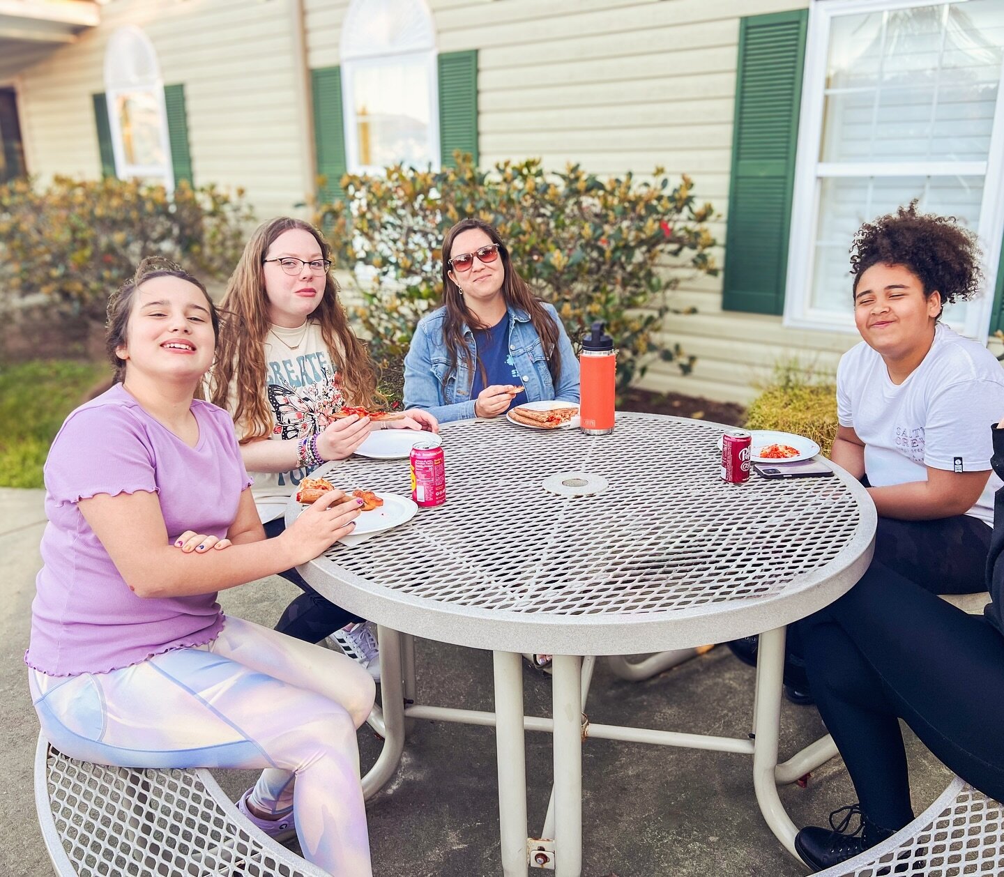 small groups are happening tonight at 6:30pm @dunkin (socastee). Come hang out to study God&rsquo;s Word, have some donuts (on us 🍩!) and hang out ❤️ see you soon!
