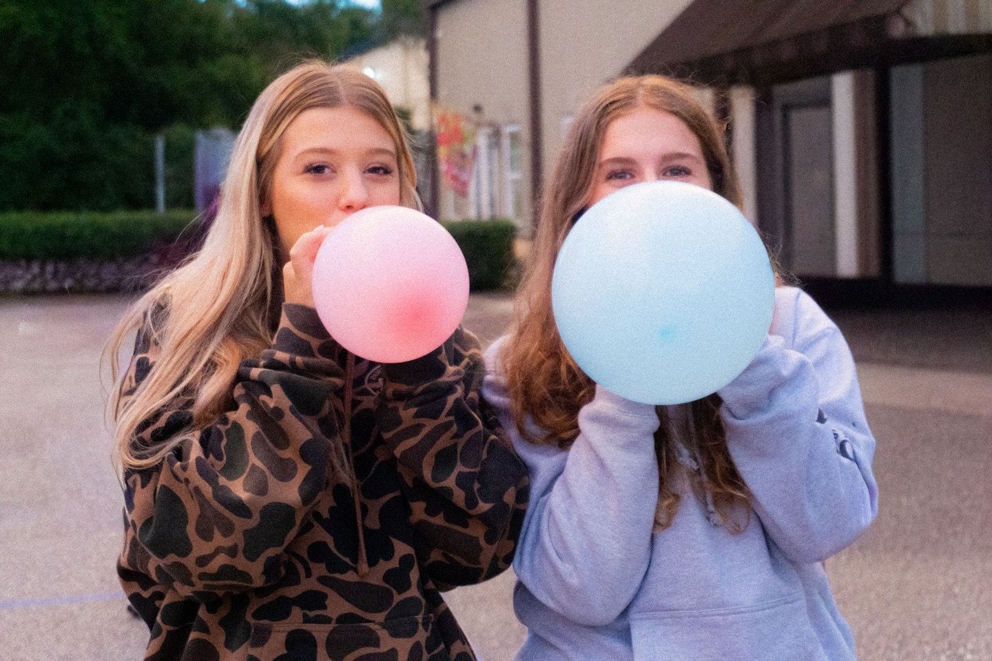 its a yth night! What better way to say thanks to our amazing God than with a worship night 🙌 we cant wait to see you and worship together ❤️ see you at 6pm! 🍗 💛