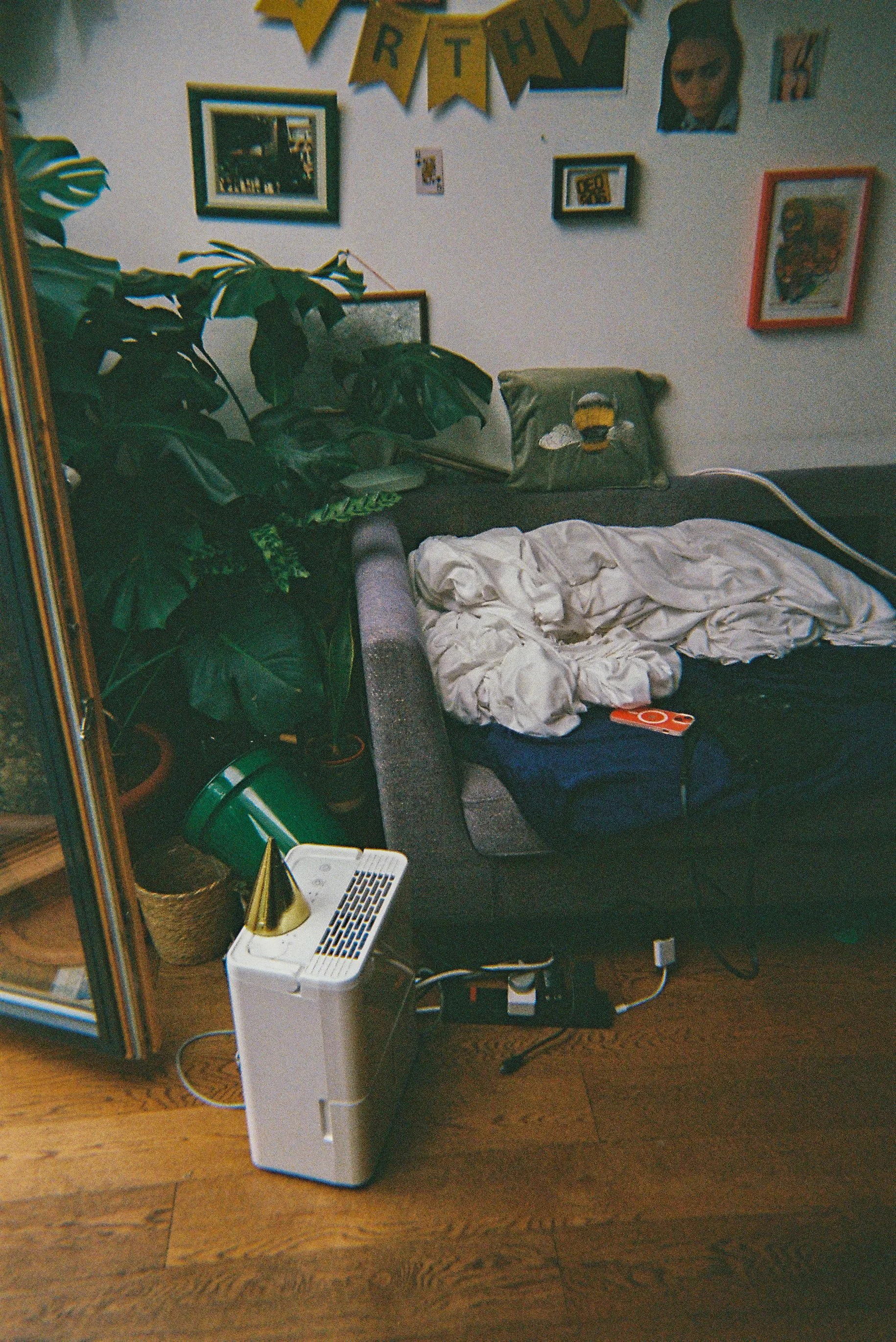 R1-07079-0010.jpg