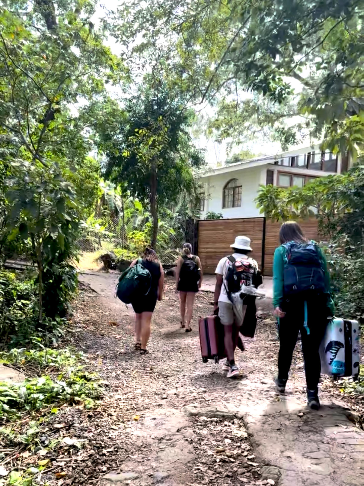 j maxine solo traveling