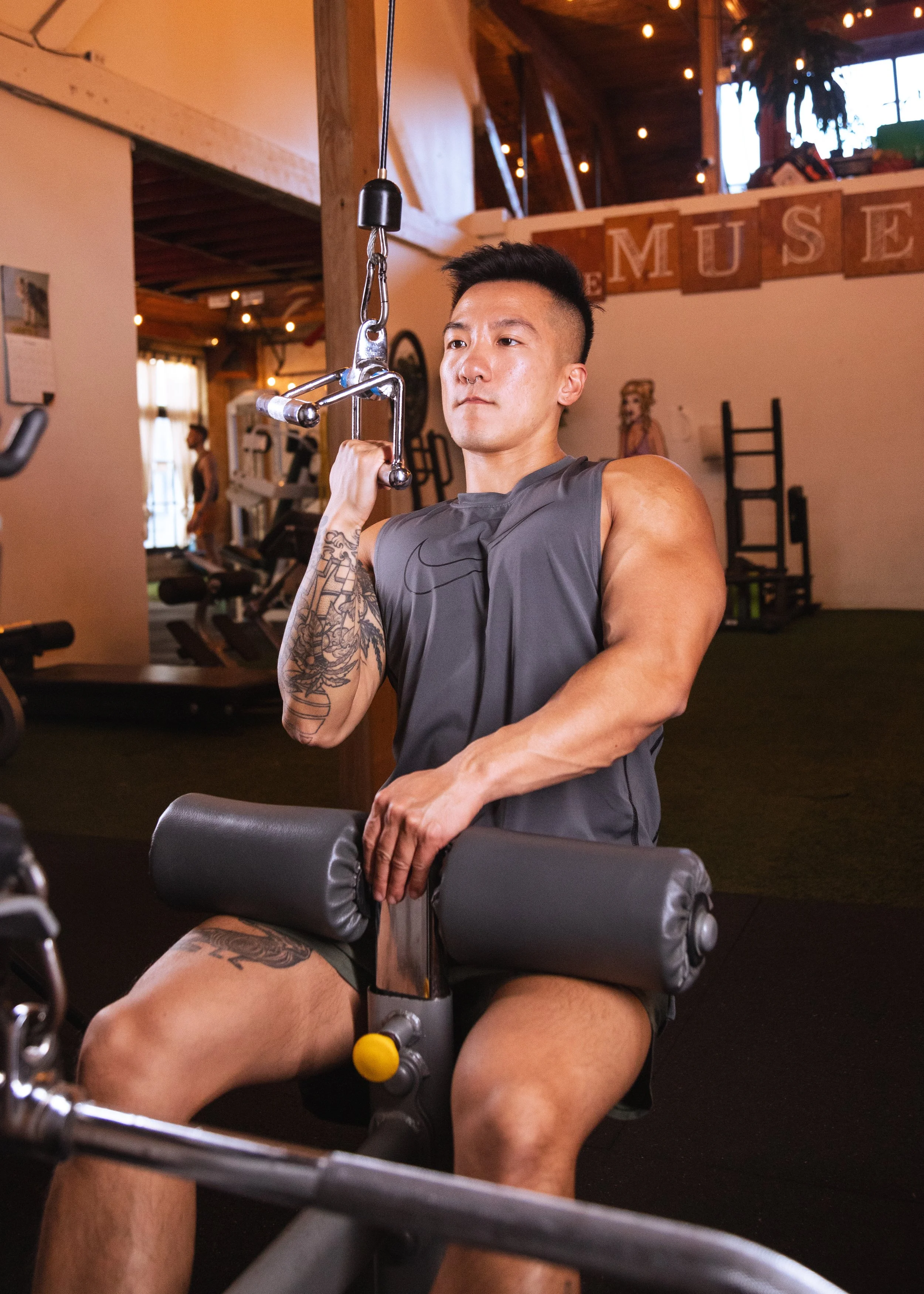 single arm lat pulldown bottom.jpg