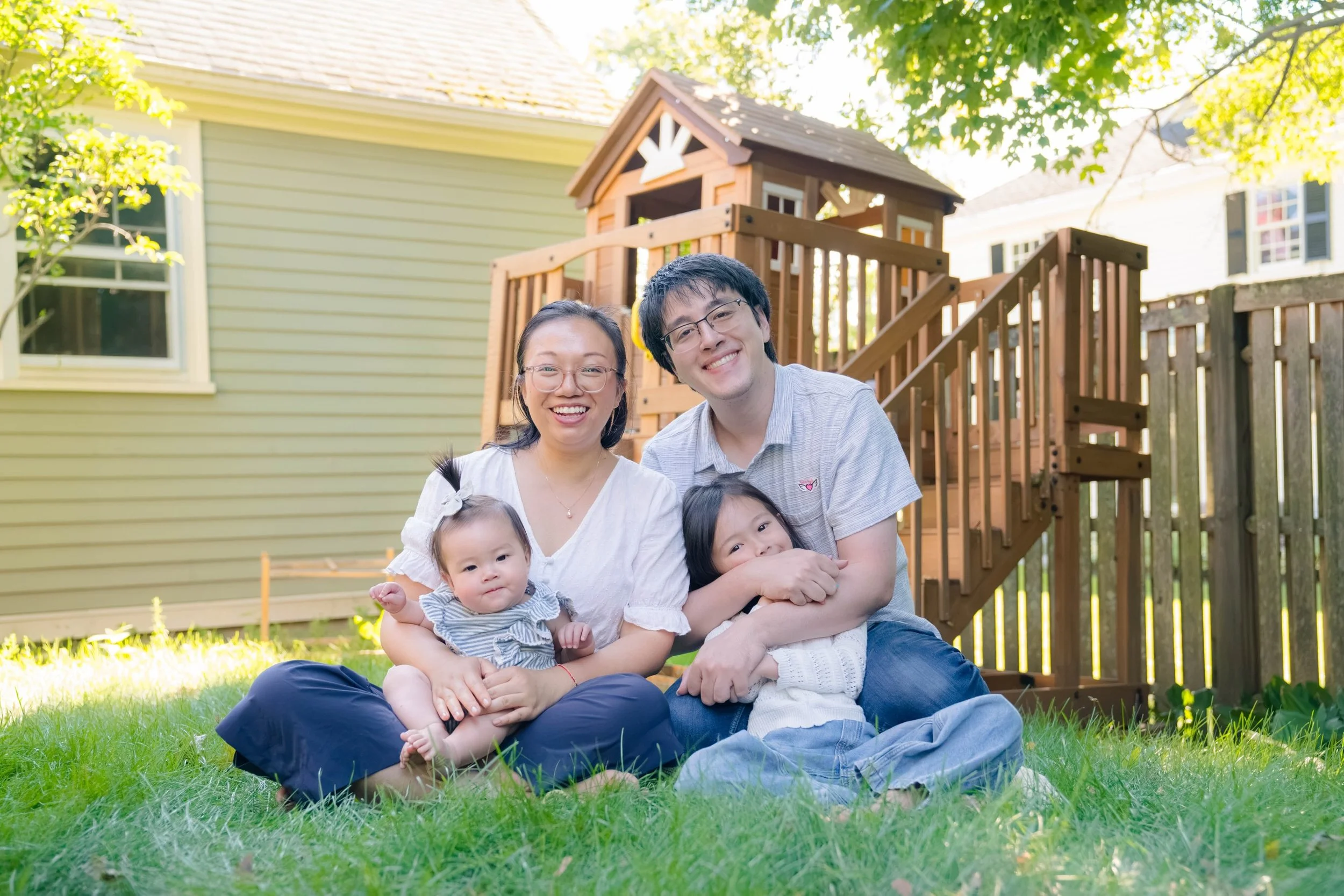 Such a sweet little backyard session celebrating baby Lina at 7 months! 🌼