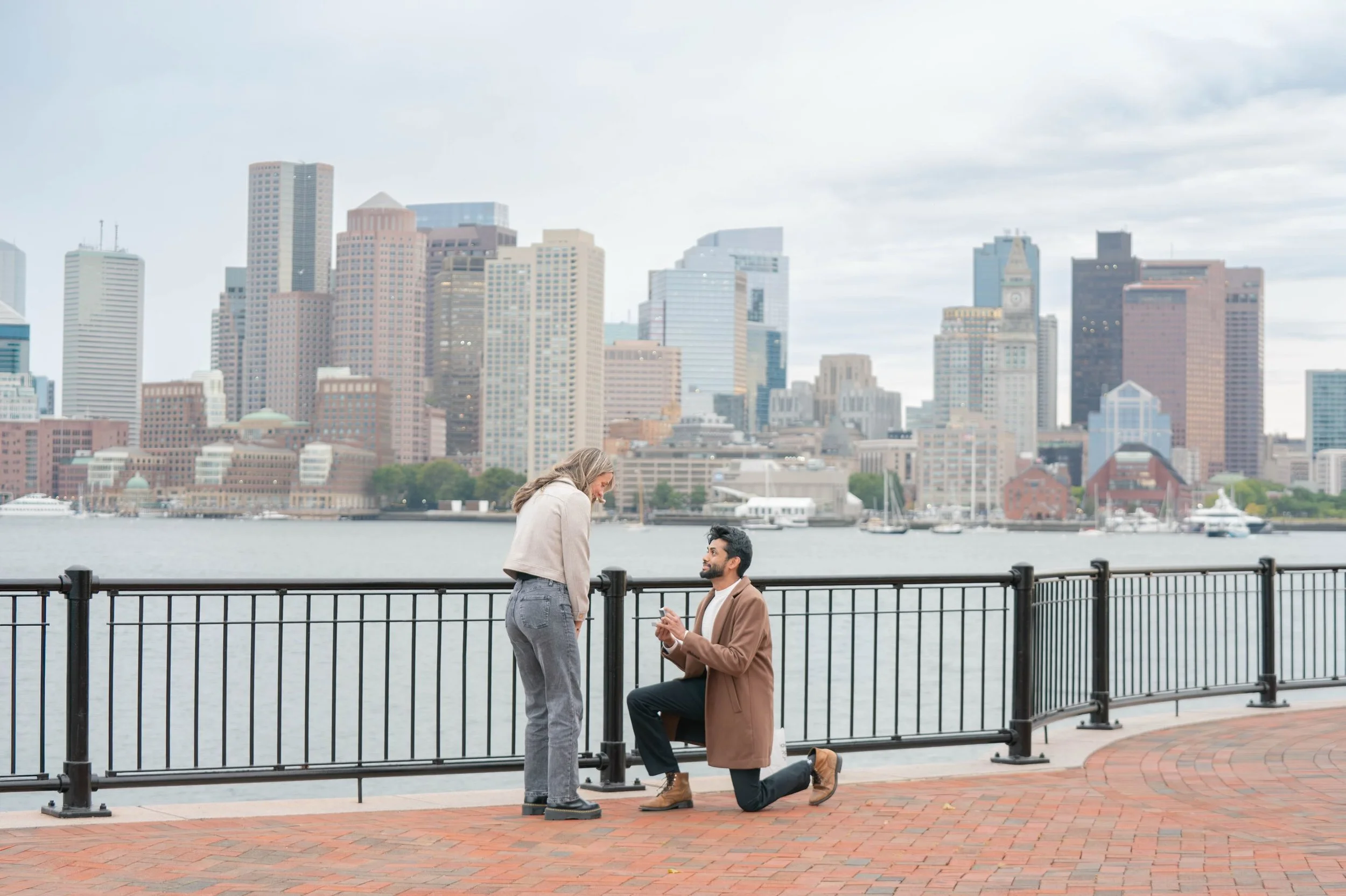 He told her they were having one last summer picnic at an iconic Boston park&hellip; 💞

Turns out, he had a much bigger surprise planned. 💍🥹

The sweetest surprise proposal and the perfect way to say goodbye to summer and hello to forever. 🤍