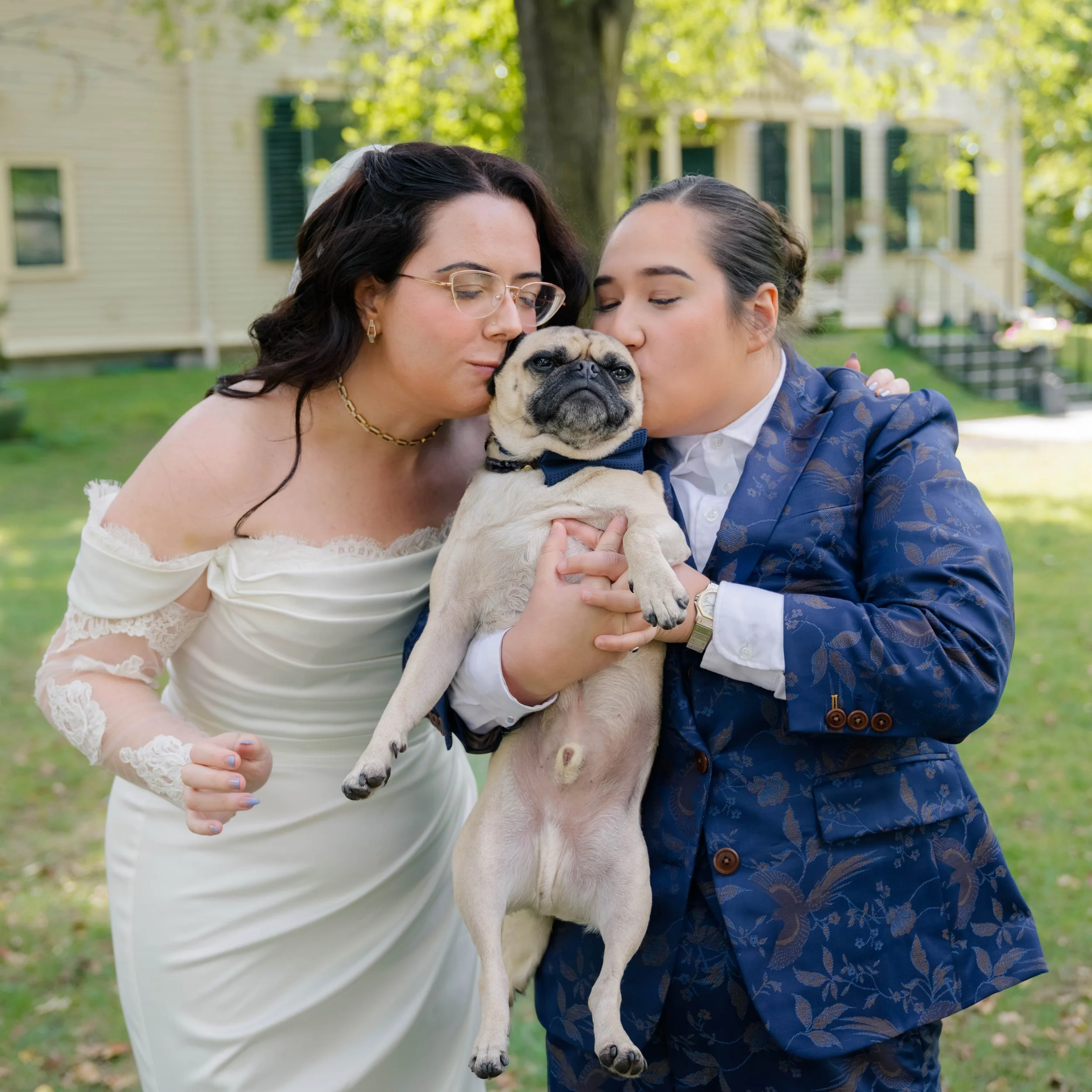 Just delivered G &amp; L&rsquo;s wedding gallery today! ❤️ And I couldn&rsquo;t resist sharing a few photos of their adorable little guy in his bow tie! 🥹🐾

He was definitely one of the cutest wedding guests!🤍