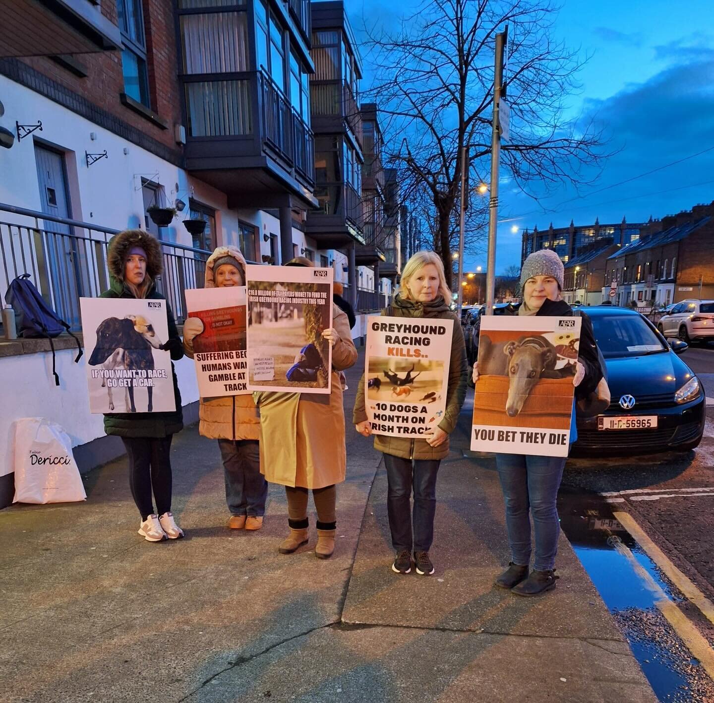Every Saturday there are protest outside Shelbourne Park these campaigners are relentless to in helping to shut down this greyhound track. 
#bangreyhoundracing
#EndGreyhoundExploitation
#IrelandAgainstAnimalAbuse
#AnimalRightsIreland 
#HumaneTreatme