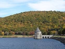 Historic bus tour of Saville Dam and Barkhamsted Reservoir