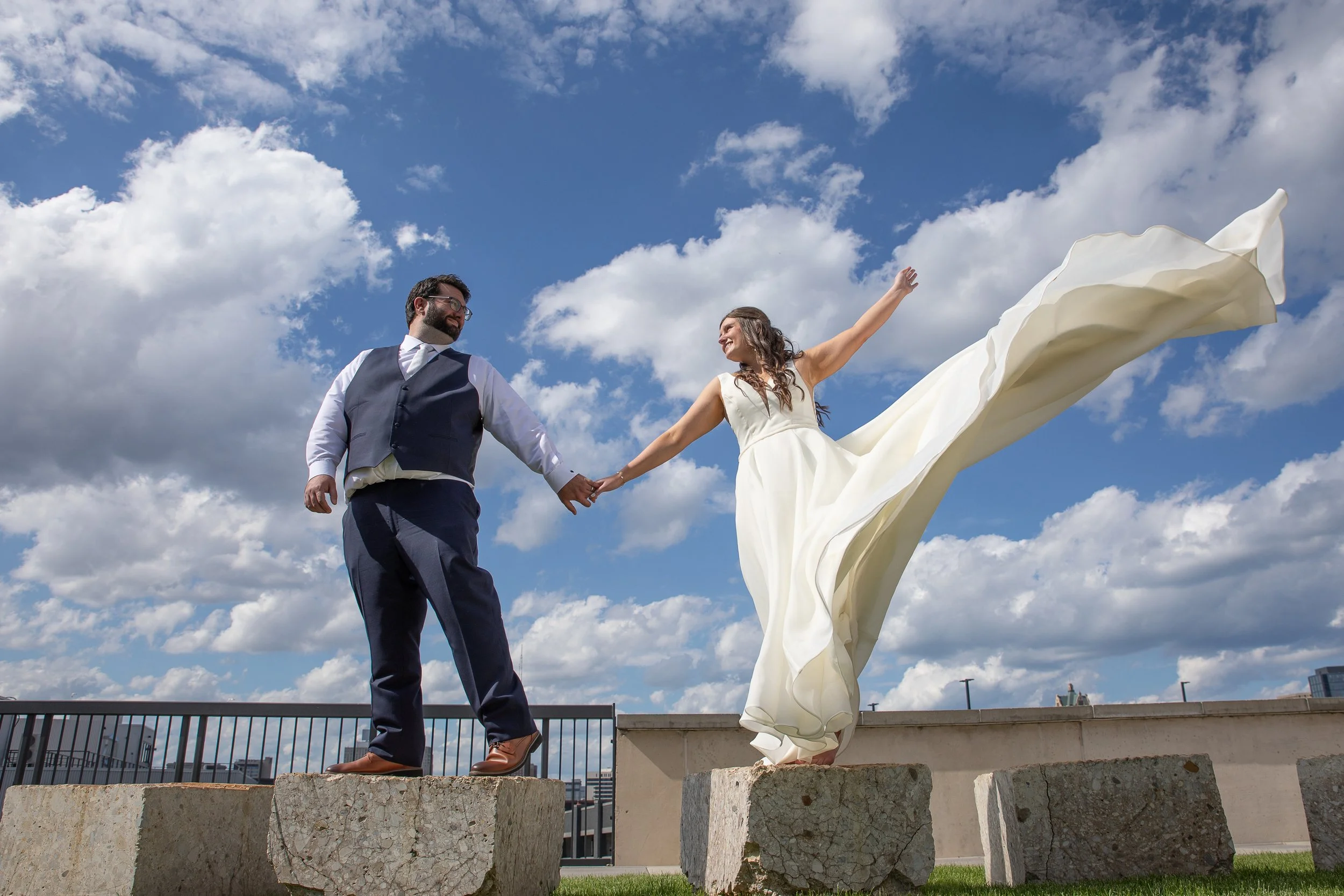 Favorite Wedding Florists in Milwaukee (and Beyond) — A Photographer’s Guide to Blooms That Steal the Show