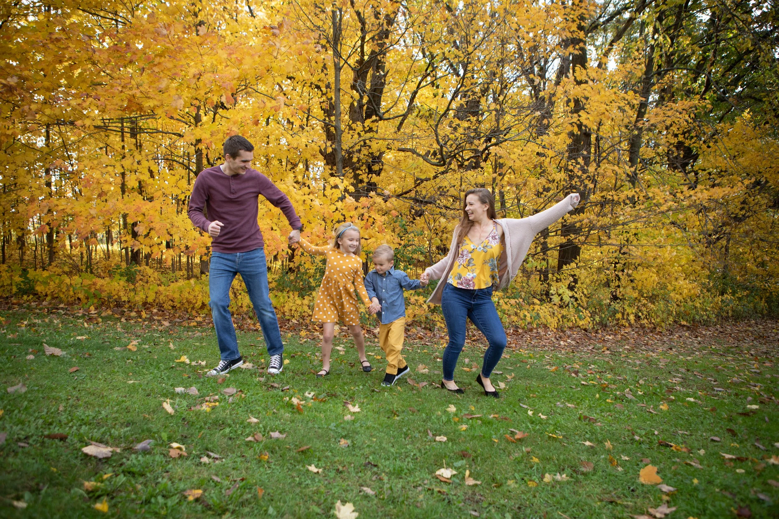 Why I Don’t&nbsp;Always&nbsp;Do Family Photo Sessions in a Studio