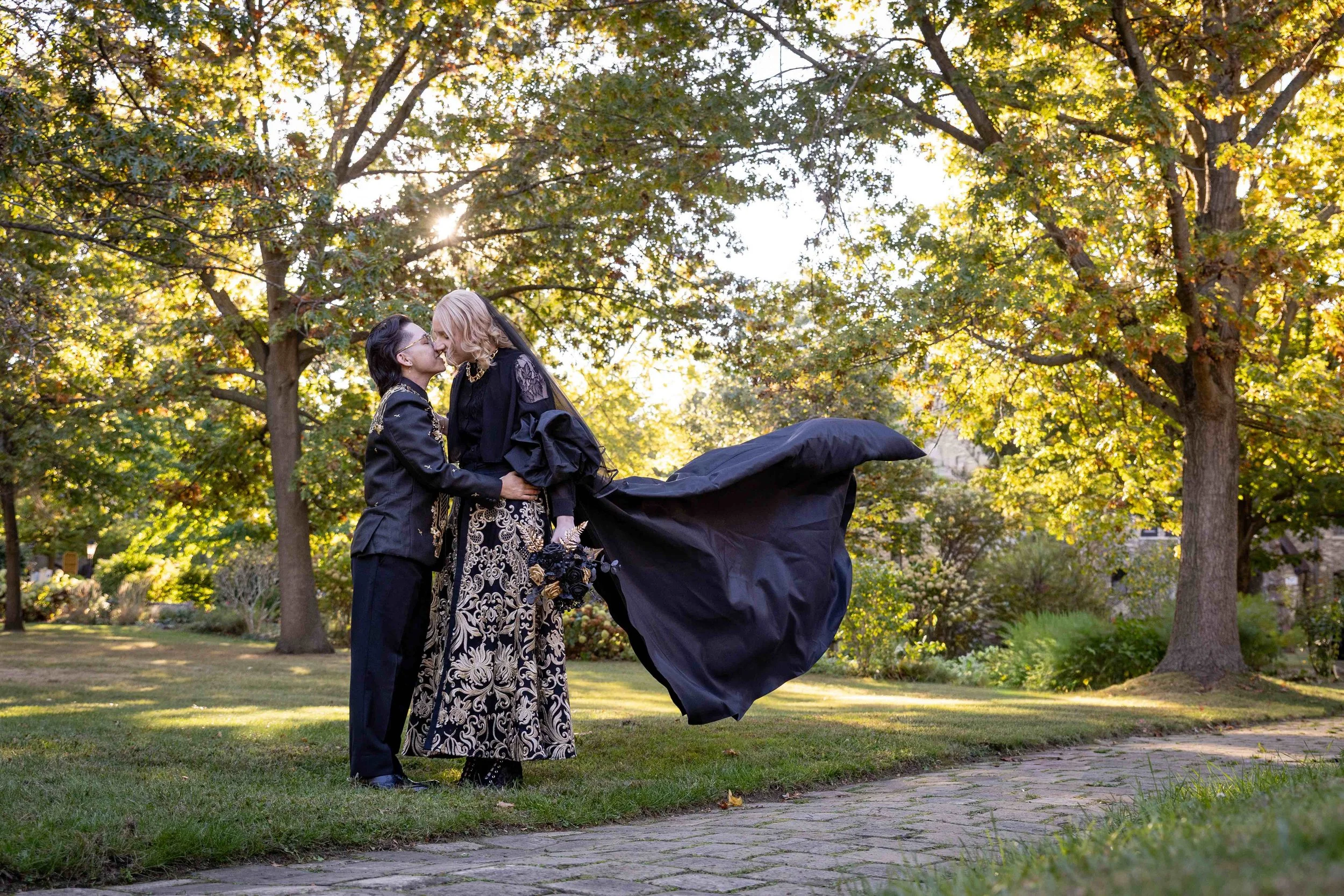 10 Wedding Day Items You Do Not Want to Forget