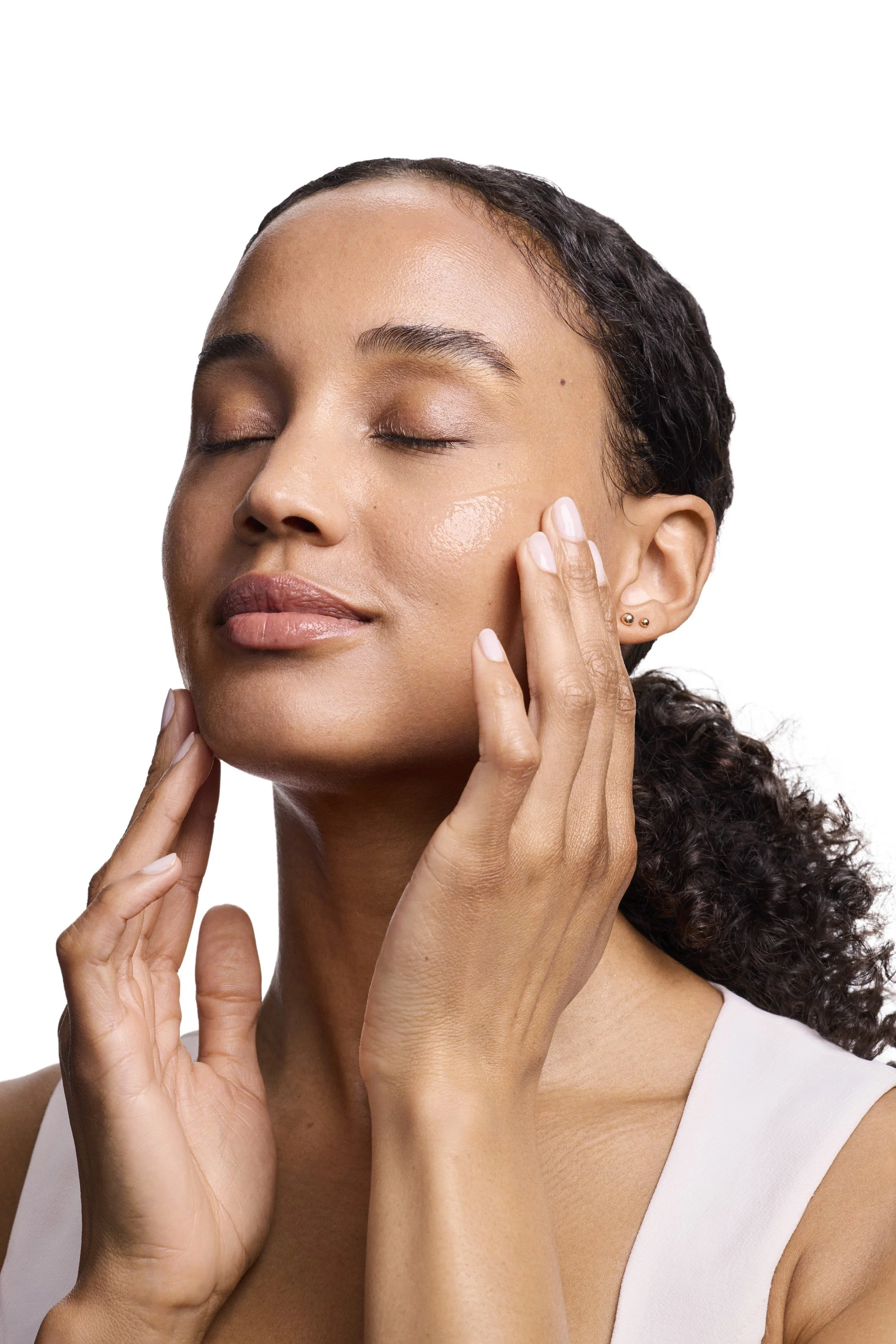 EltaMD_SkinRecoveryReg_Jessica_Model_SK_755.jpg