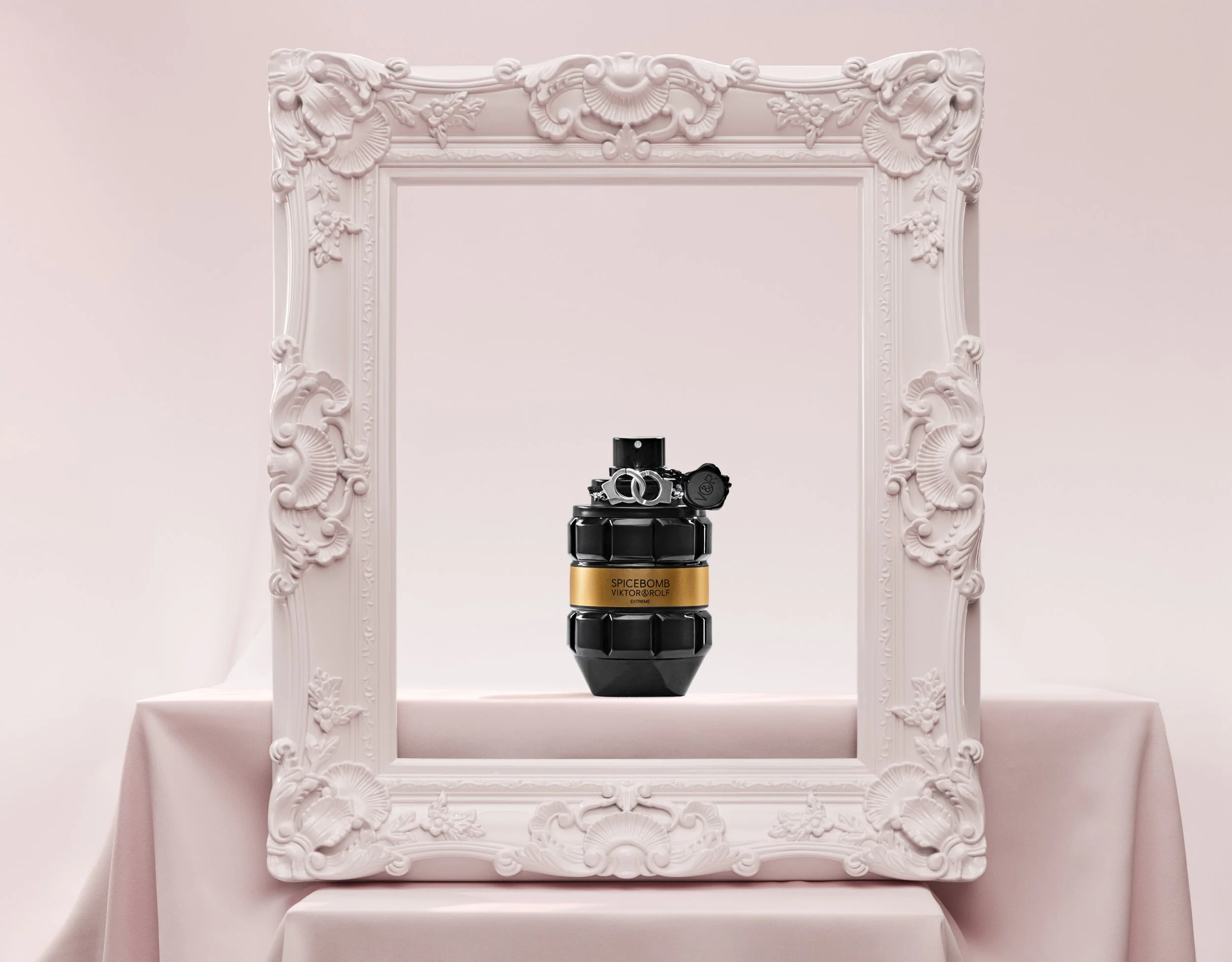260401_V_R_ACCESSORIES_VR_Accessories_Shot1_Accessory_Pink_MASTER_237_v4_QC_R300.jpg