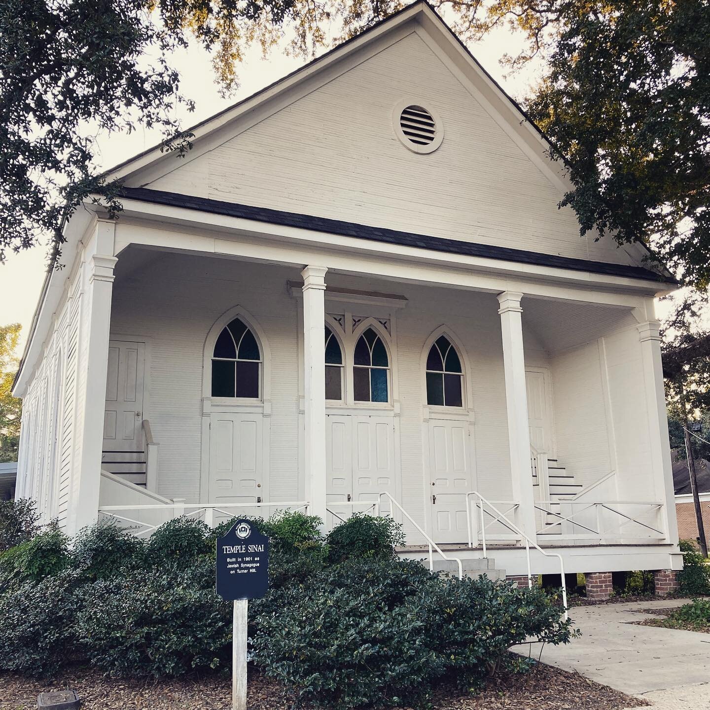 Who knew? Temple Sinai, built in 1901 in St Francisville, LA. I grew up a half hour away and never heard there&rsquo;d ever been a Jewish community here.