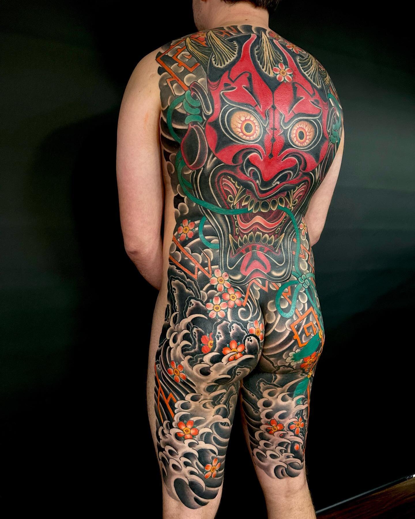 Left hand side of this Darth Maul Backpiece for Jack. Thanks for looking! @lighthouse_tattoo 

#getabodysuit
Books always open. 
Hit the website link to make an enquiry.

Using:-
@thesolidink 
@lotusneedles 
@vladbladirons 
@bamboogoo.au 
.
.
.
.
.
.