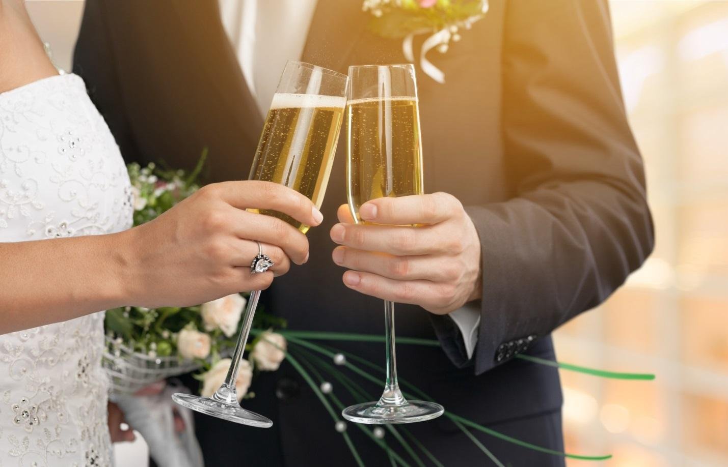 Wedding-Champagne-Flutes.jpg