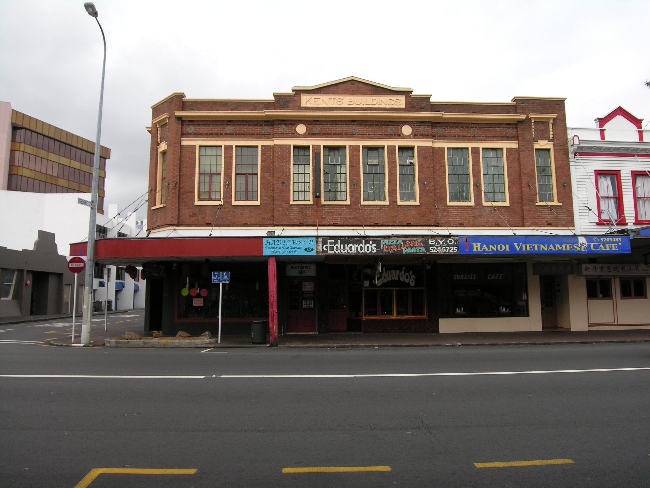 Kents buildongs Khyber Pass.JPG
