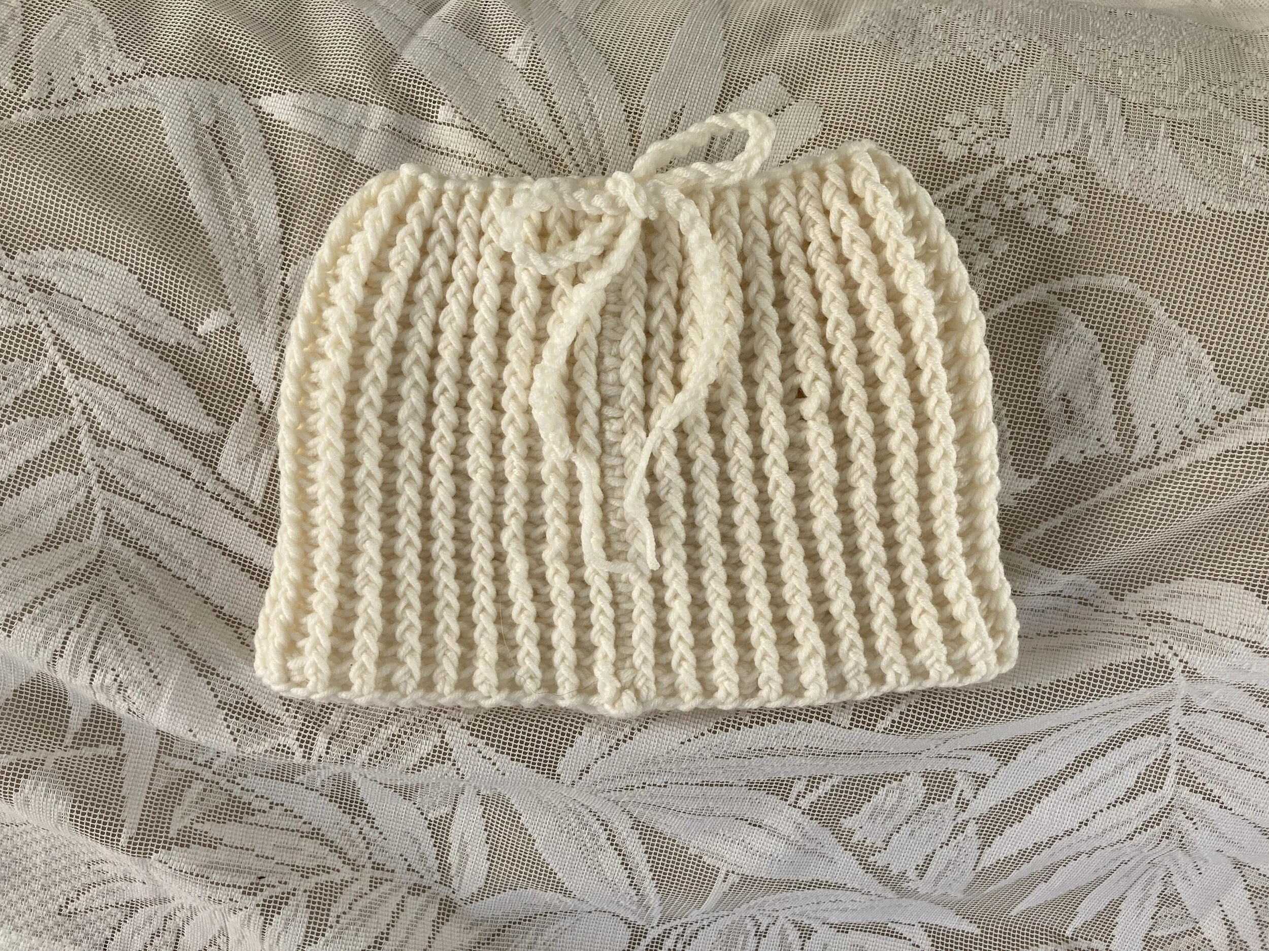 Crochet hat with hole and drawstring for ponytail (2021) [commission]