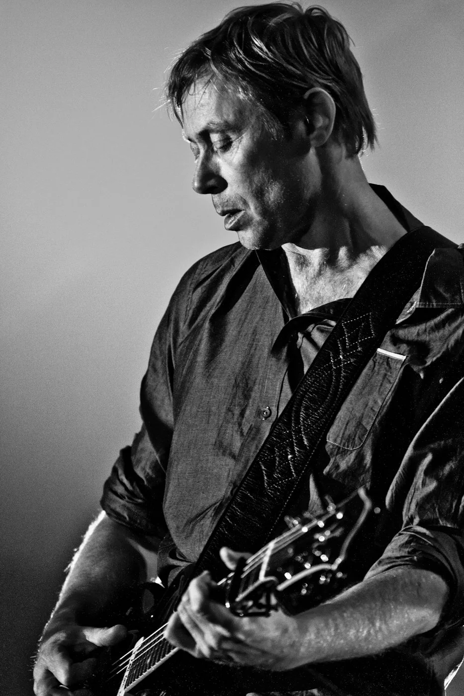 Mick_Turner_of_the_Dirty_Three.jpg