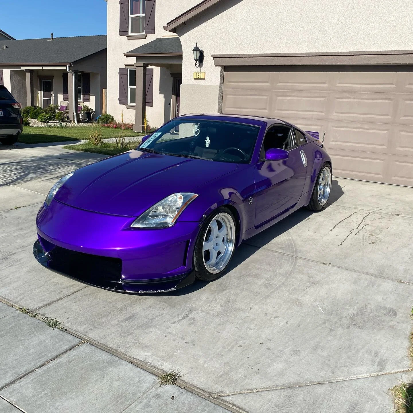 350z wrapped in passion purple by cheetah wrap 🔥🔥 looks crazy in the sun 🔥