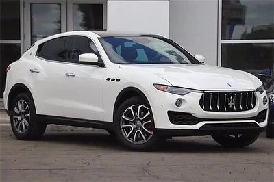 Sheeesh looks different with the black roof and black side vents we did 🔥 

Maserati Levante still for sale @ Madera Ford!

DM us to setup appointment